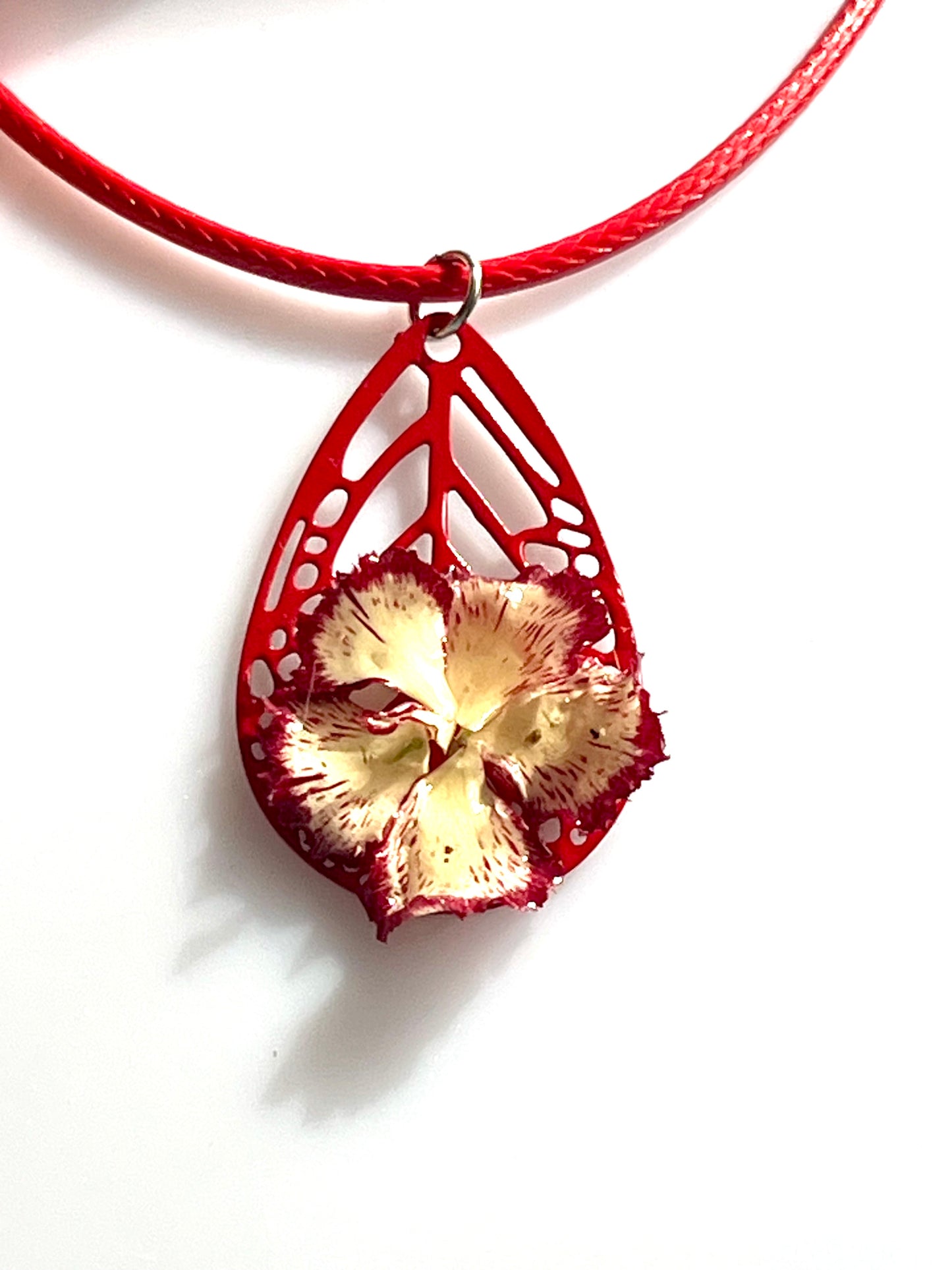 Collier fleur œillet bicolore