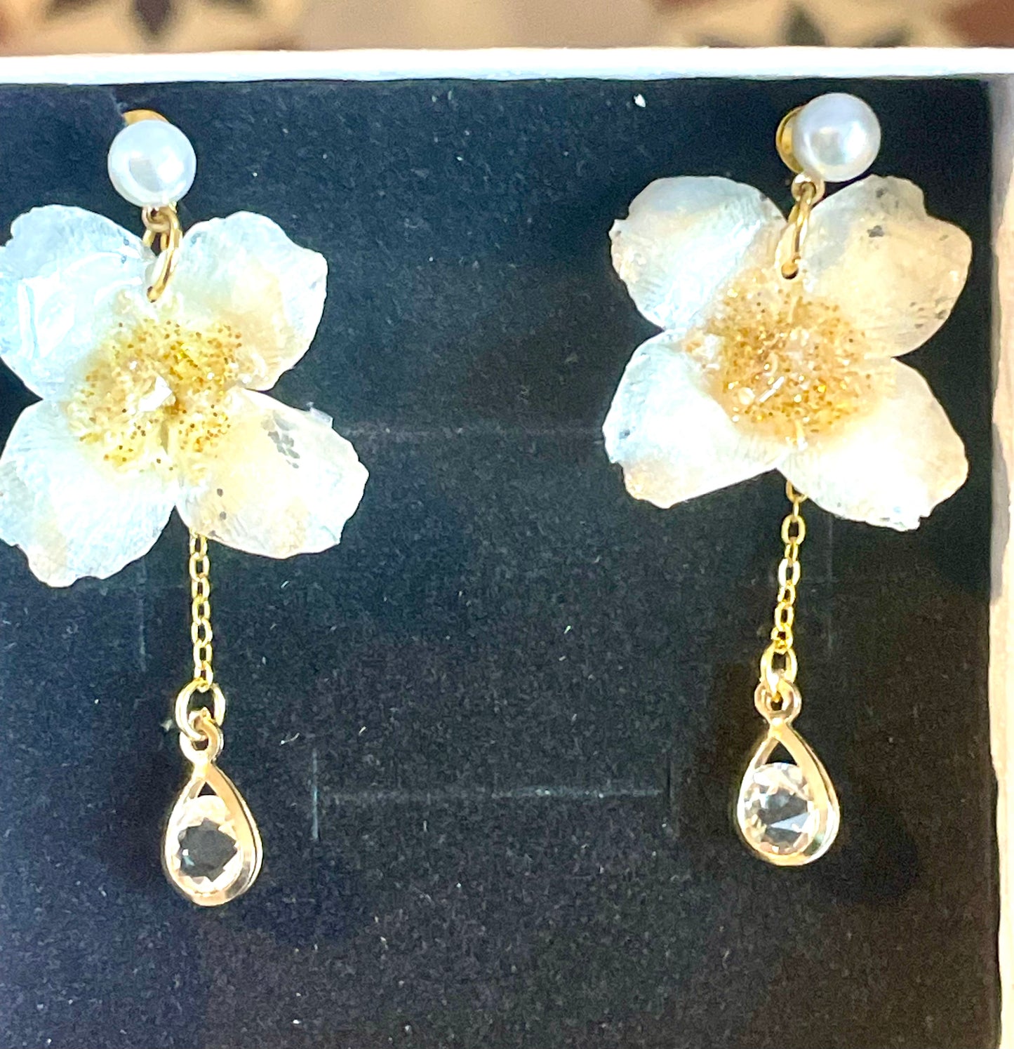 Parure bijoux fleurs de seringat pailletées & zircon