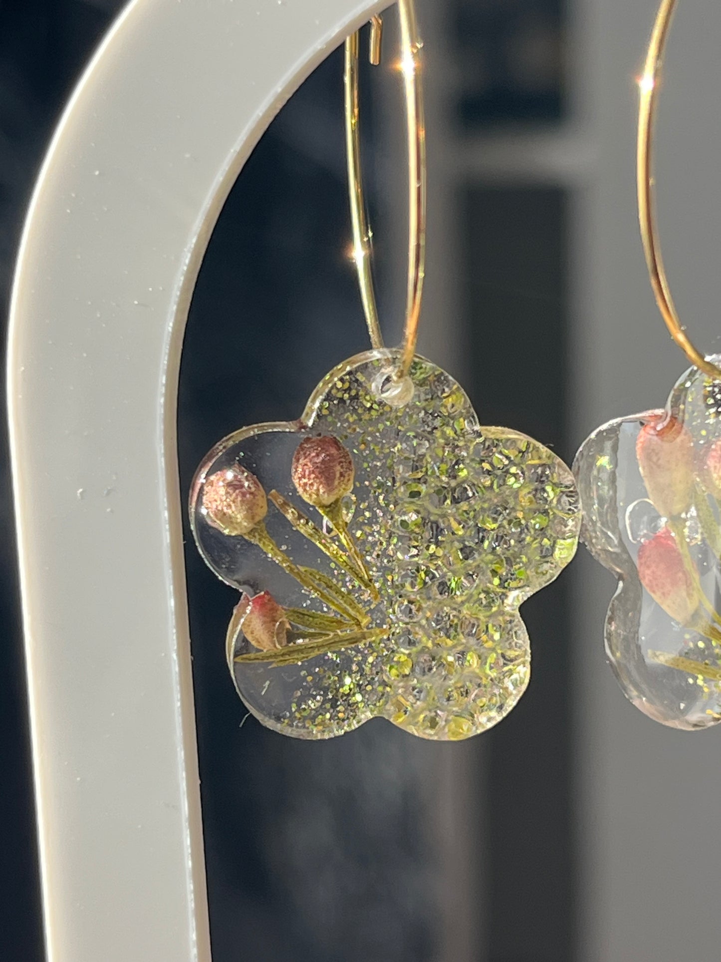 Boucles d’oreilles créoles fleurs de Wax