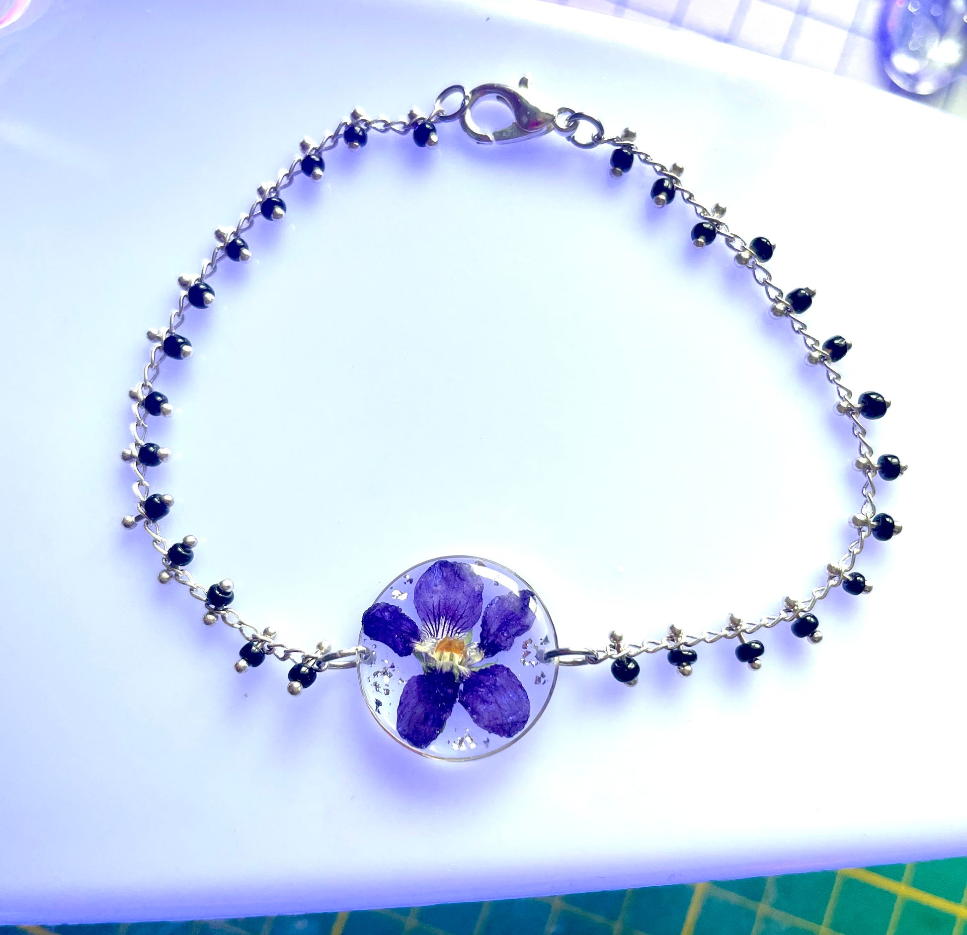 Bracelet argenté fleur de violette - Aux fleurs de Chloé Bracelet argenté fleur de violette Bracelet Bracelet