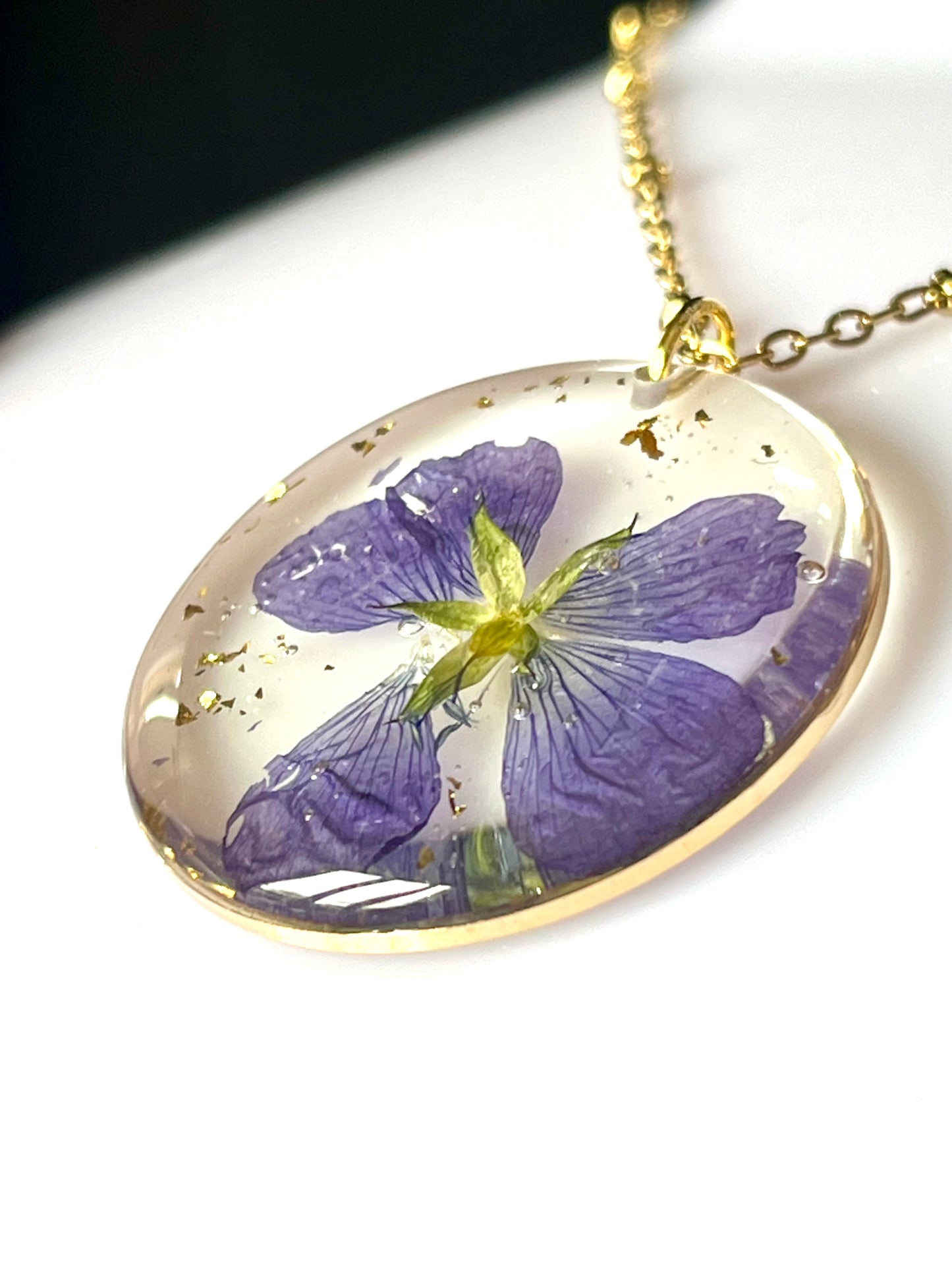 🌸 Collier Fleur de Lin Naturelle – Pendentif en résine
