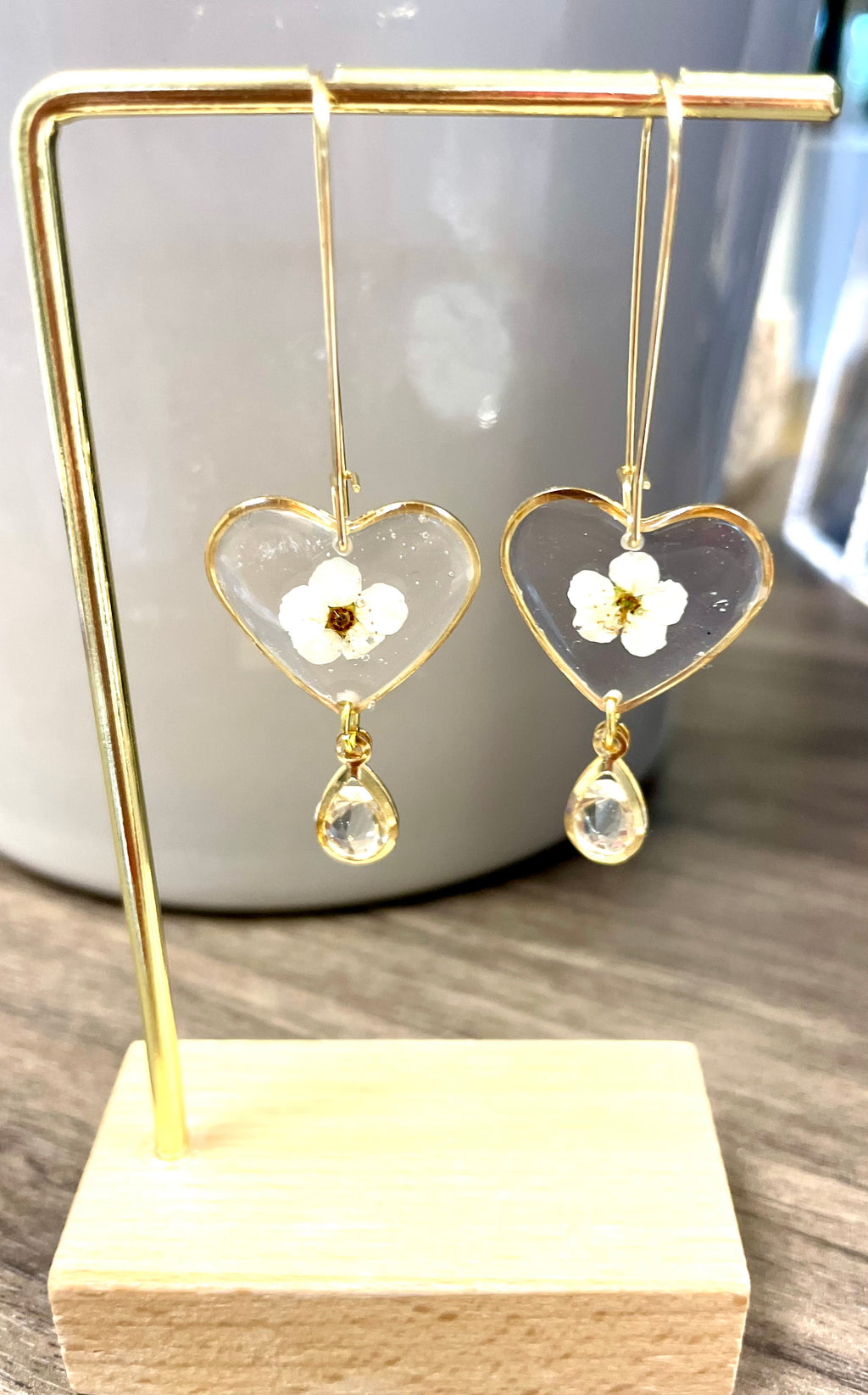 Boucles d’oreilles cœur de spirée - Aux fleurs de Chloé Boucles d’oreilles cœur de spirée Boucles d’oreilles Boucles d’oreilles