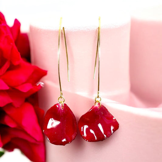 Boucles d’oreilles pétales de rose rouge grands crochets