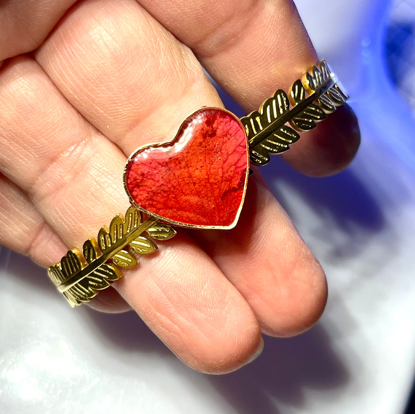 Bracelet manchette doré cœur de Camélia