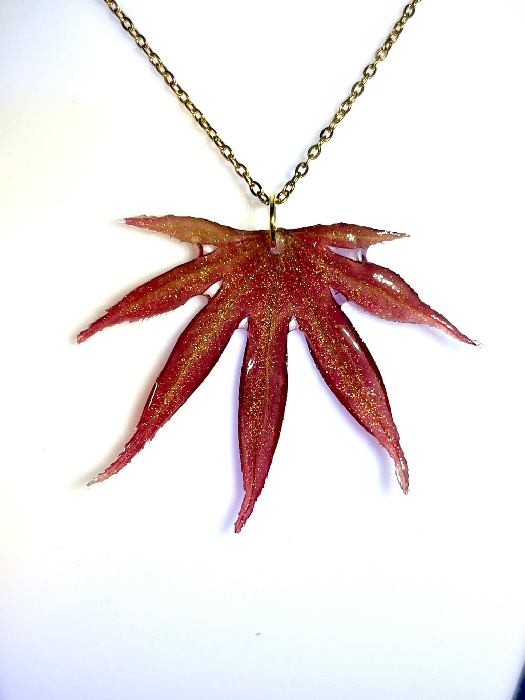 Collier feuille d’érable naturelle – Bijou artisanal d’automne
