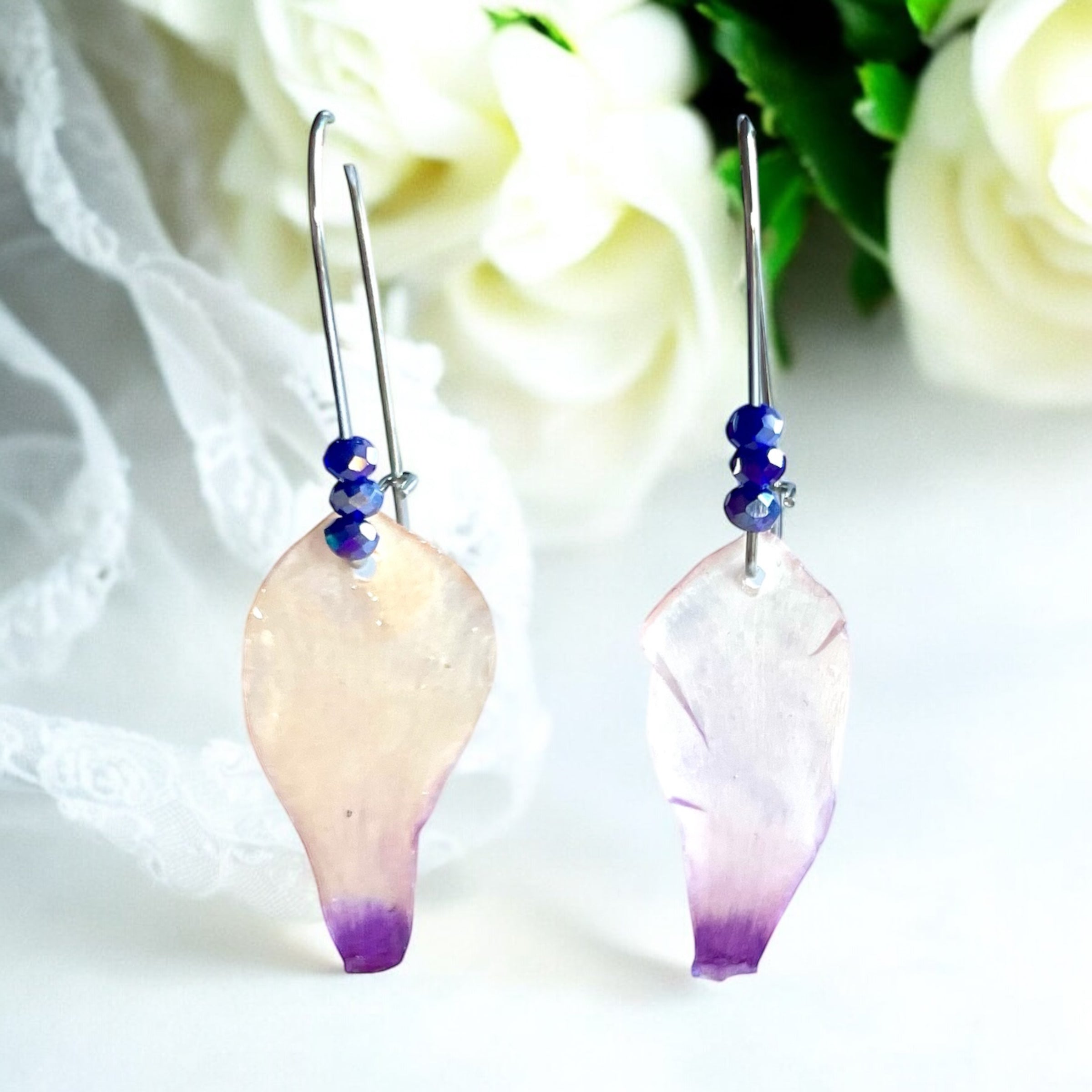 Boucles d’oreilles Pétales de Cyclamen - Aux fleurs de Chloé Boucles d’oreilles Pétales de Cyclamen Boucles d’oreilles Boucles d’oreilles