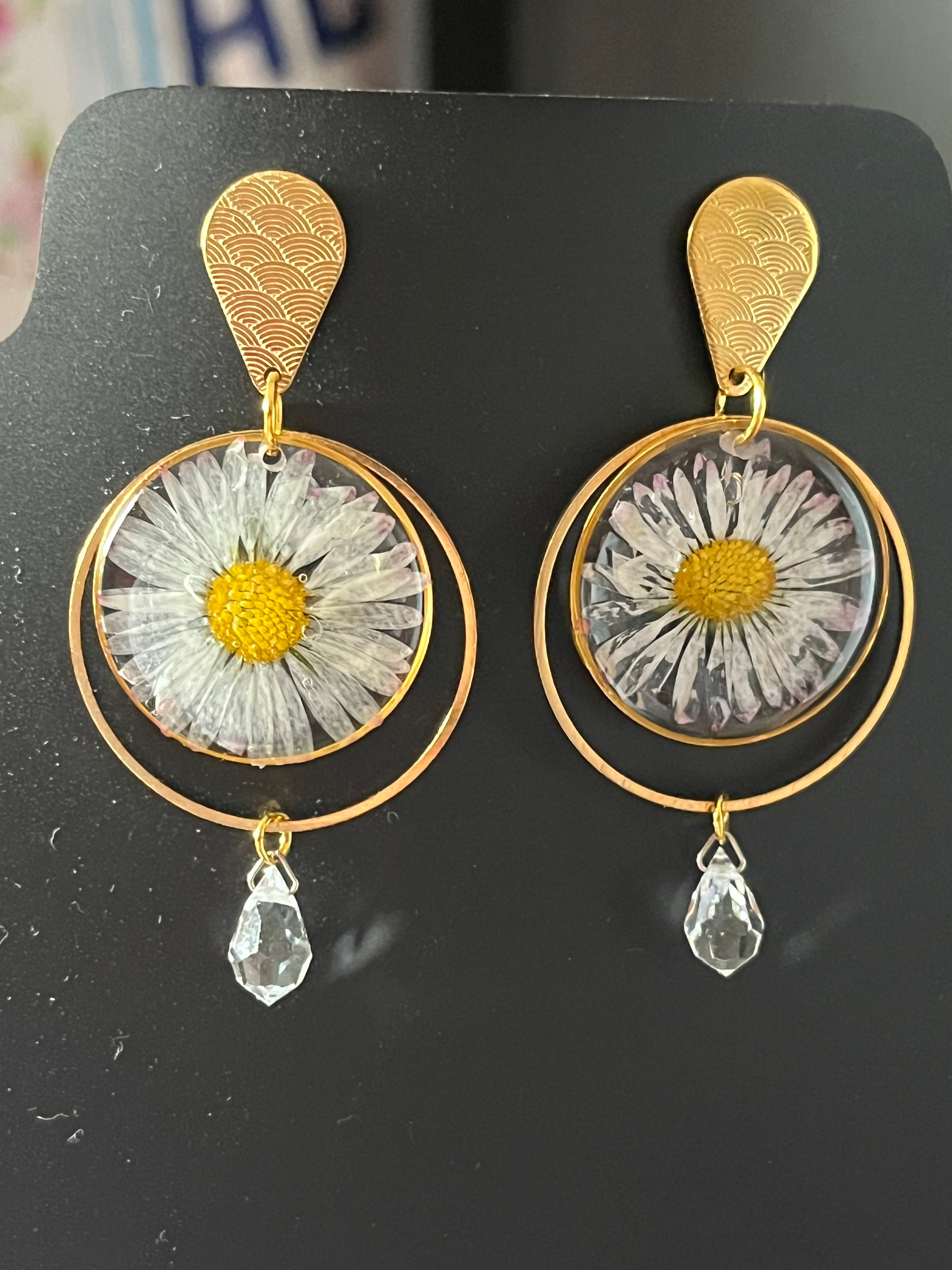 Boucles d’oreilles pâquerettes & gouttes de cristal Preciosa