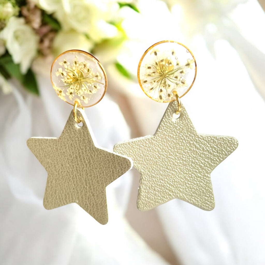 Boucles d’oreilles Fleurs de carotte sauvage & étoiles argentées - Aux fleurs de Chloé Boucles d’oreilles Fleurs de carotte sauvage & étoiles argentées Boucles d’oreilles Boucles d’oreilles