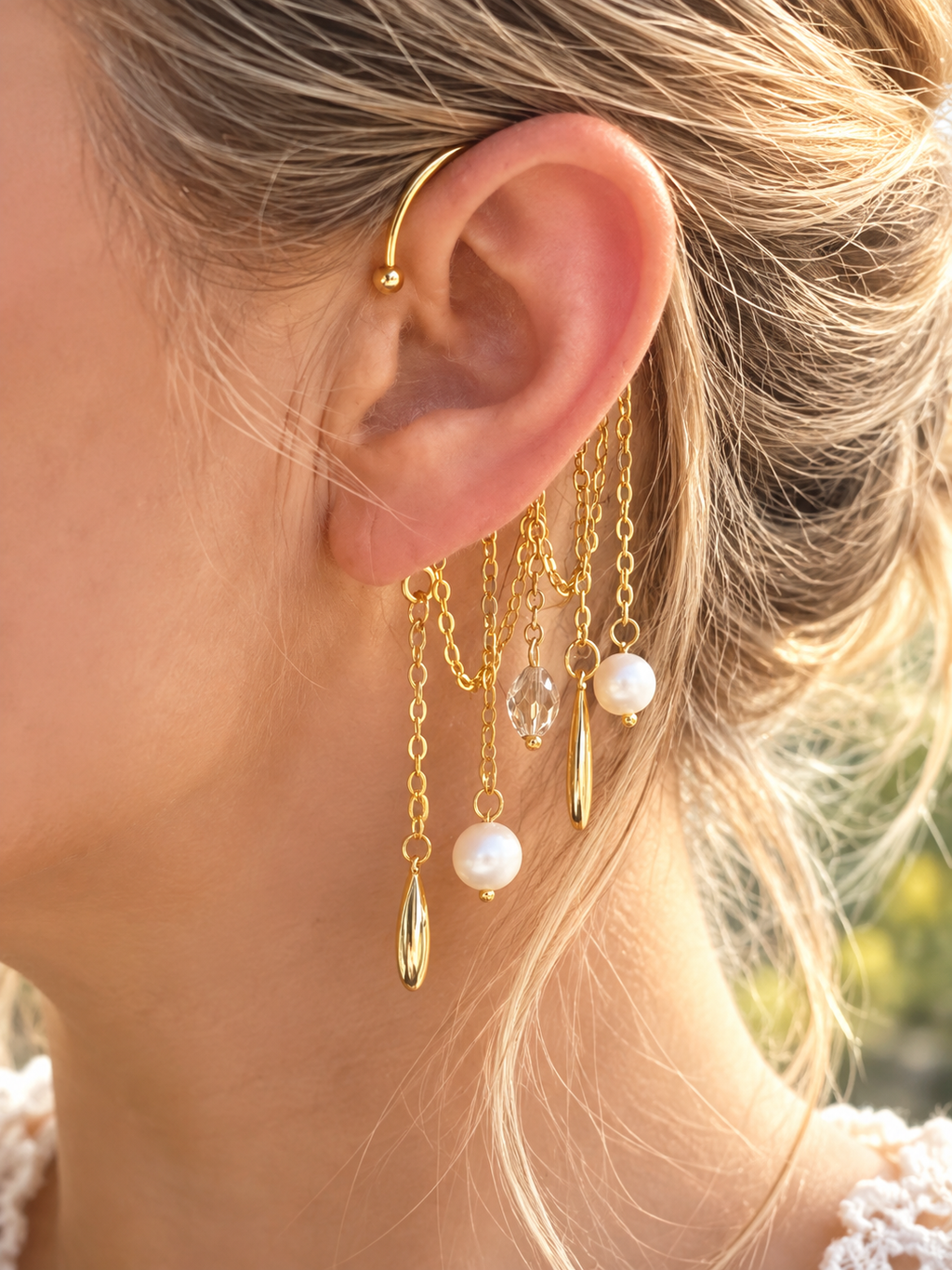 Bijou d’oreille fleurs naturelles, perles et cristal