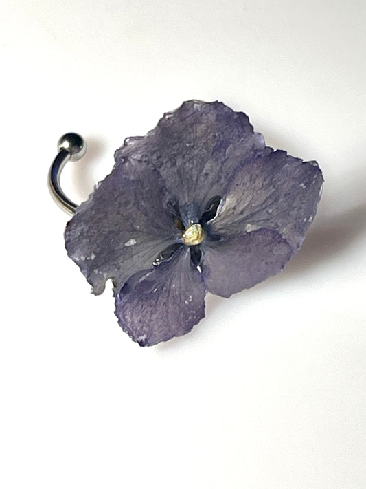 Bague argentée fleur hortensia bleu