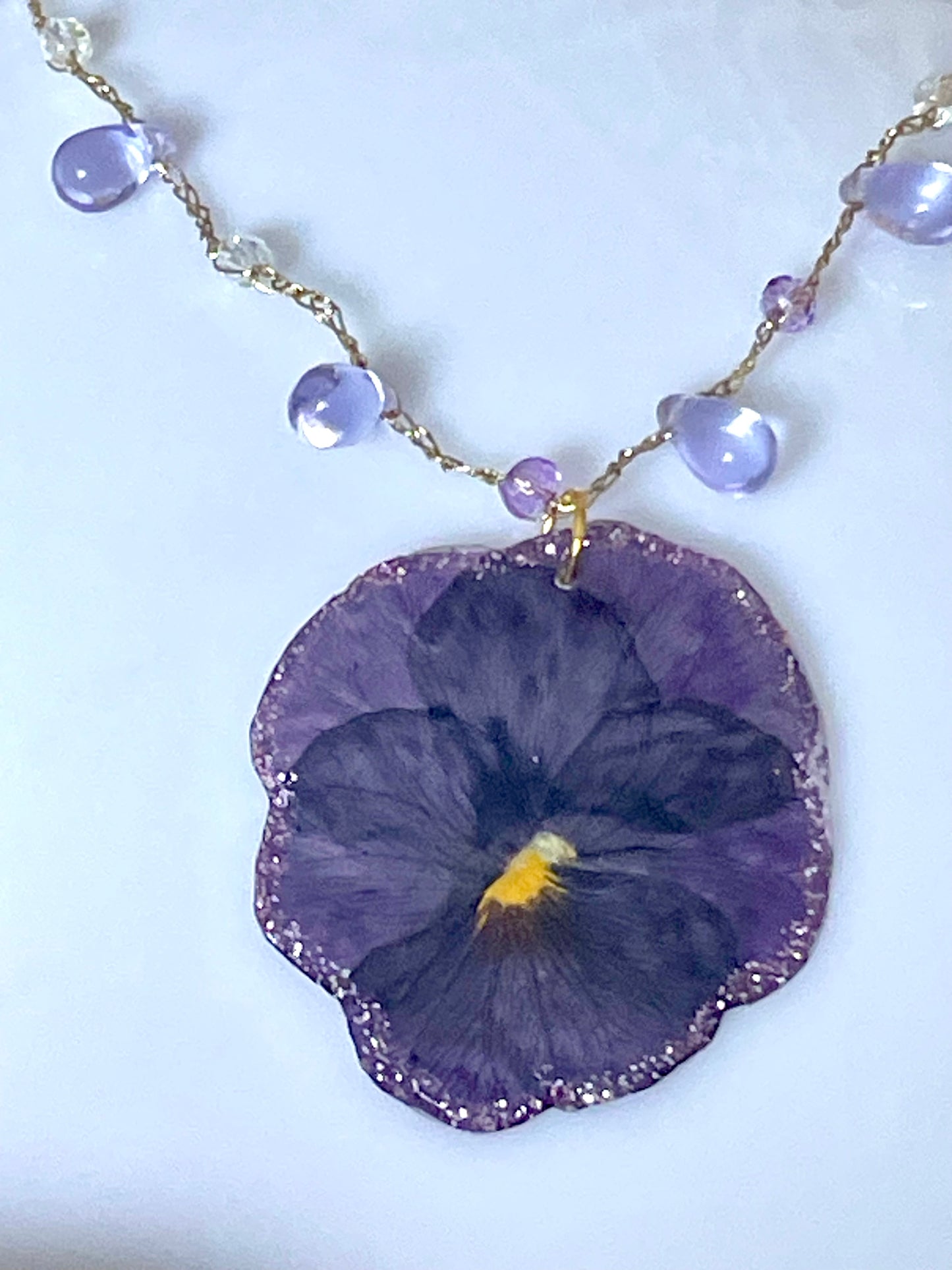 Collier Grande Pensée & gouttes de cristal