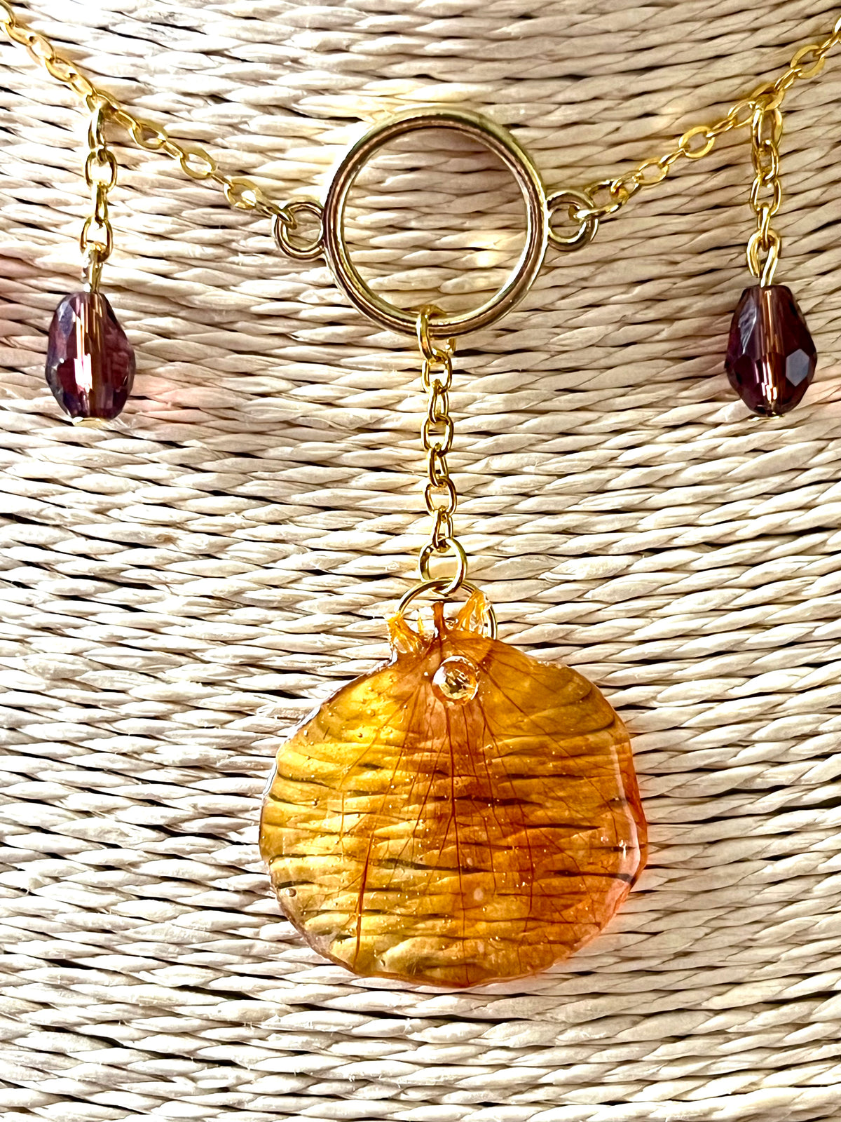 Éclat d’Automne – Collier pétale de Capucine & pierres naturelles
