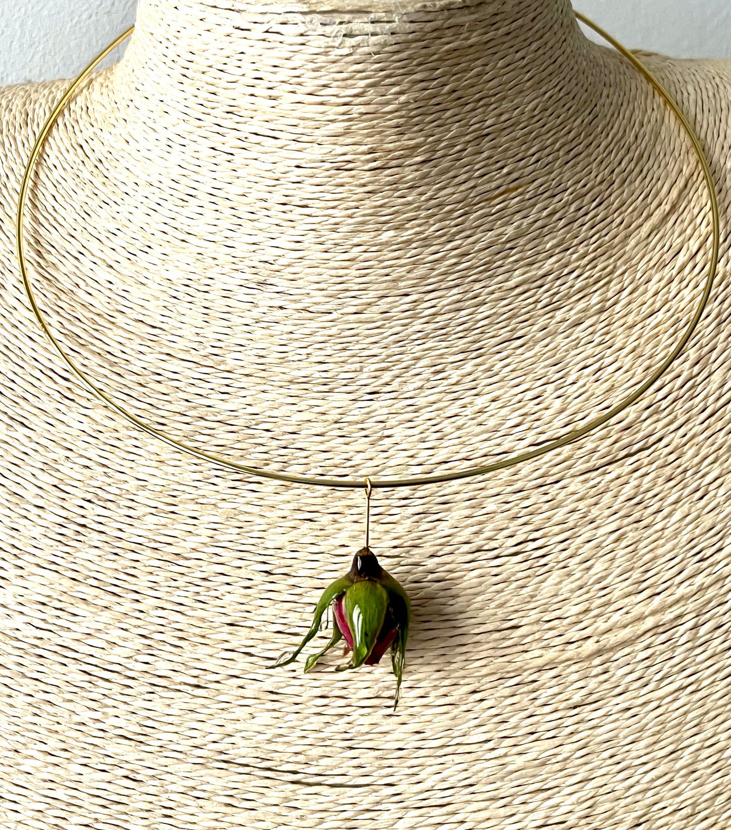 Collier tour de cou Bouton de Rose