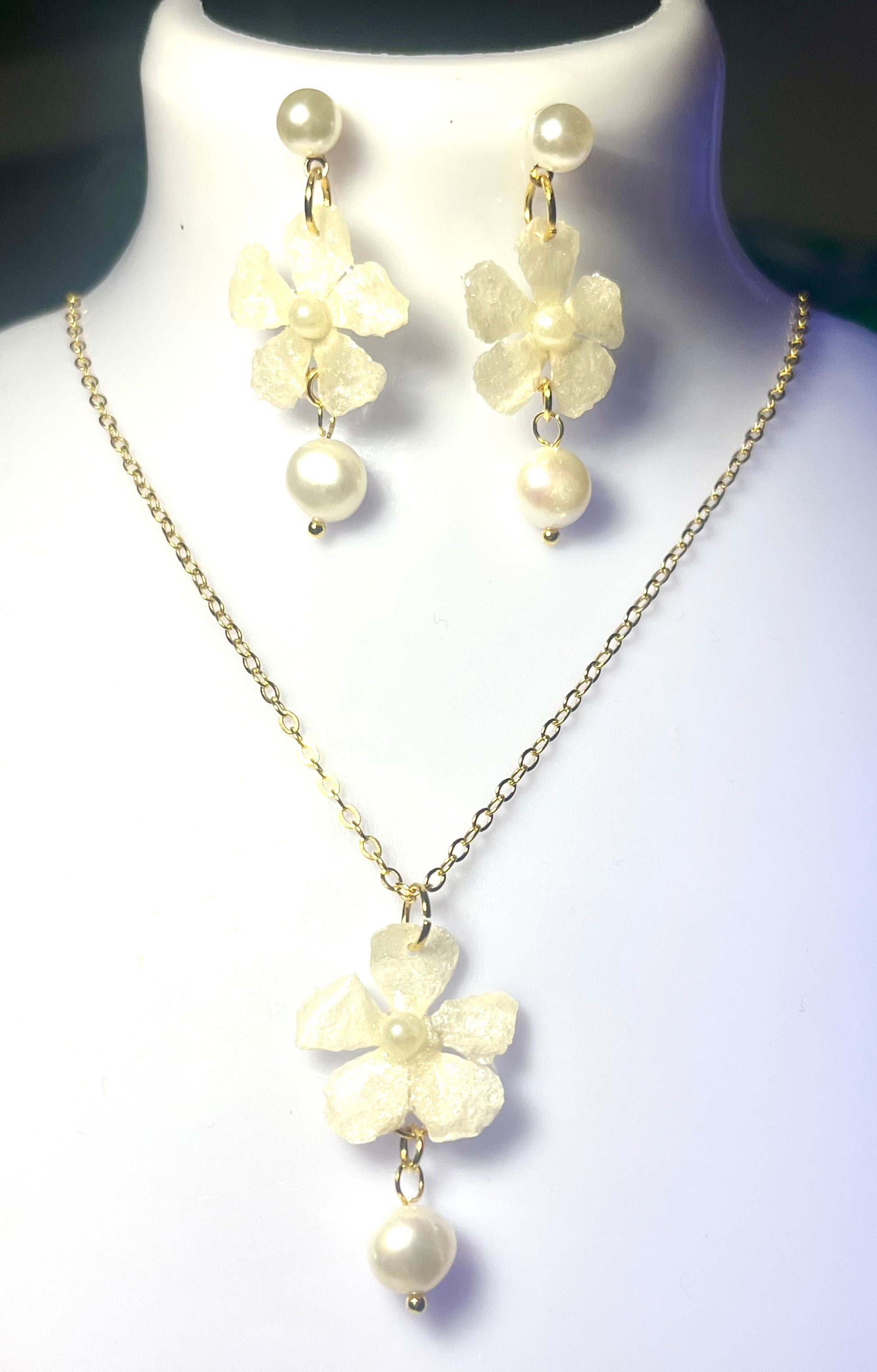 Parure de bijoux fleurs de Phlox blanc & perles - Aux fleurs de Chloé Parure de bijoux fleurs de Phlox blanc & perles Parure bijoux Parure bijoux