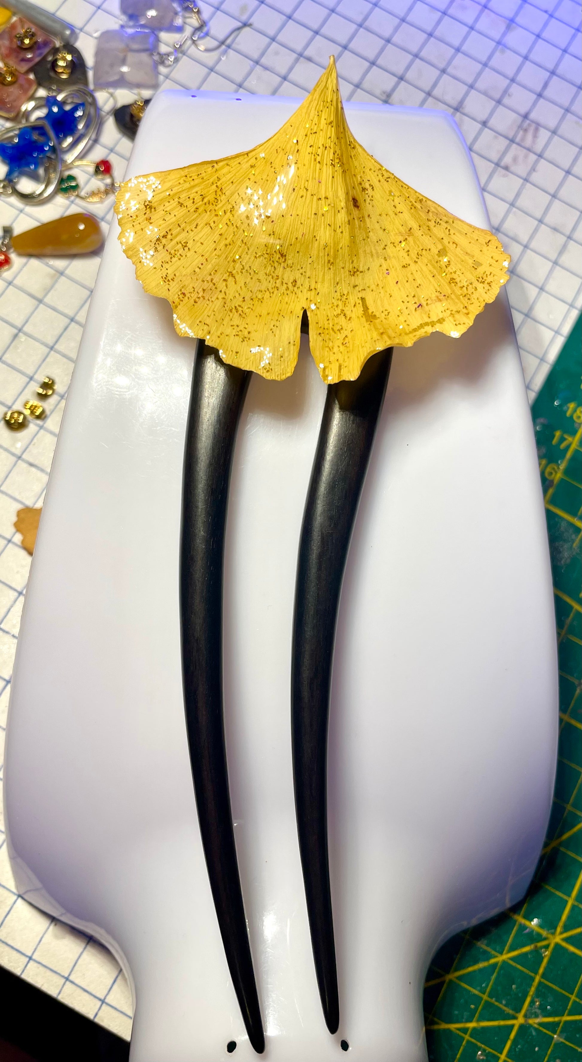 Pic à chignon en bois Ginkgo - Aux fleurs de Chloé Pic à chignon en bois Ginkgo Epingle à cheveux Epingle à cheveux