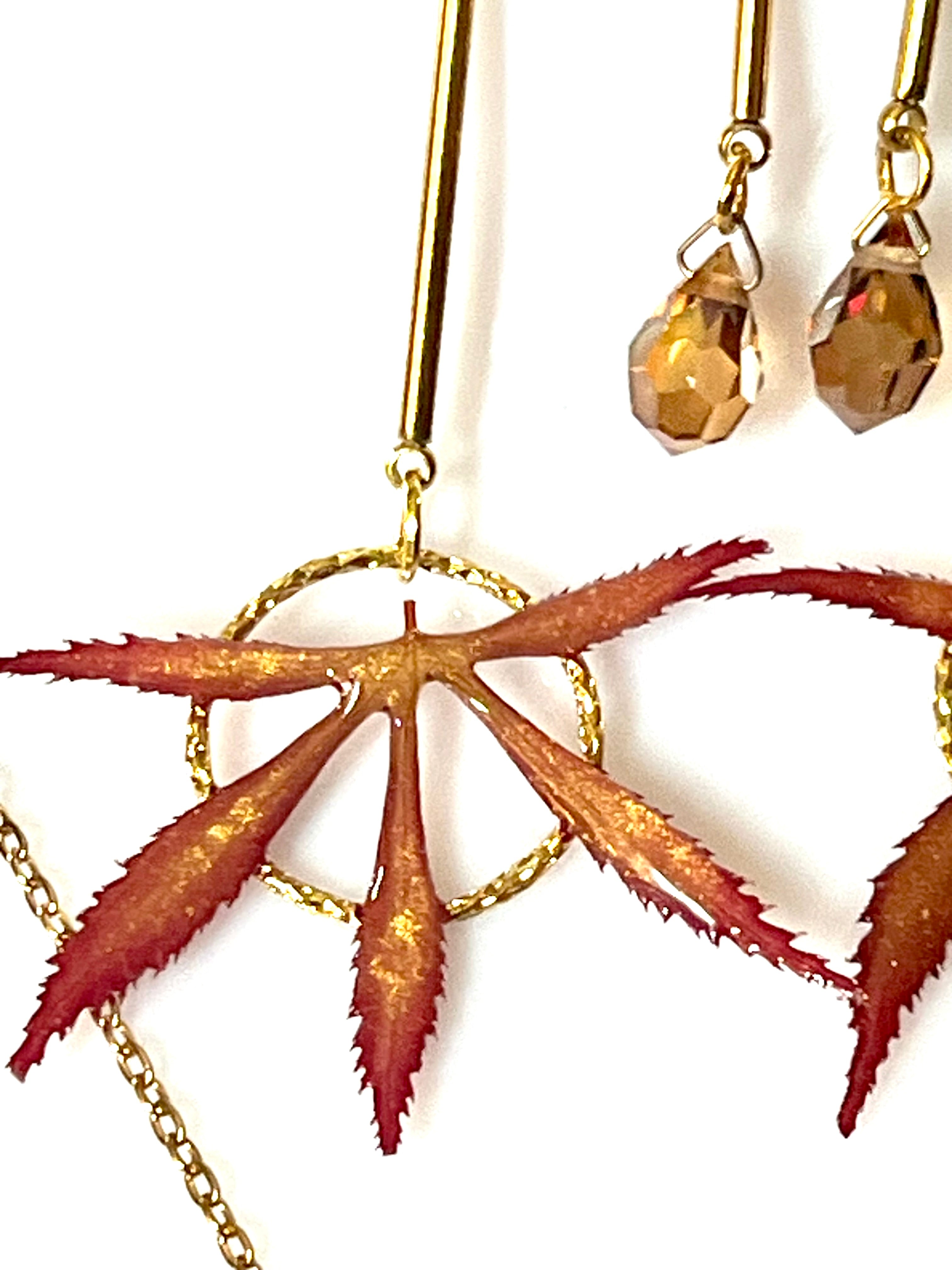 Parure Érable Rouge – Collier & Boucles d’oreilles en feuilles naturelles stabilisées