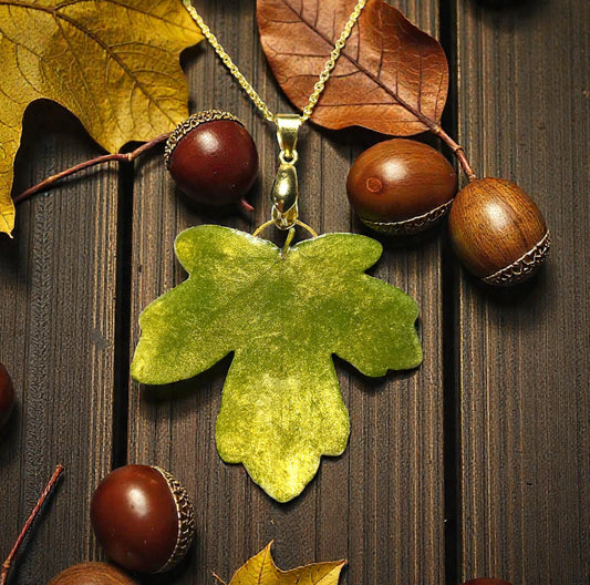 Collier feuille érable champêtre vert - Aux fleurs de Chloé Collier feuille érable champêtre vert Collier Collier