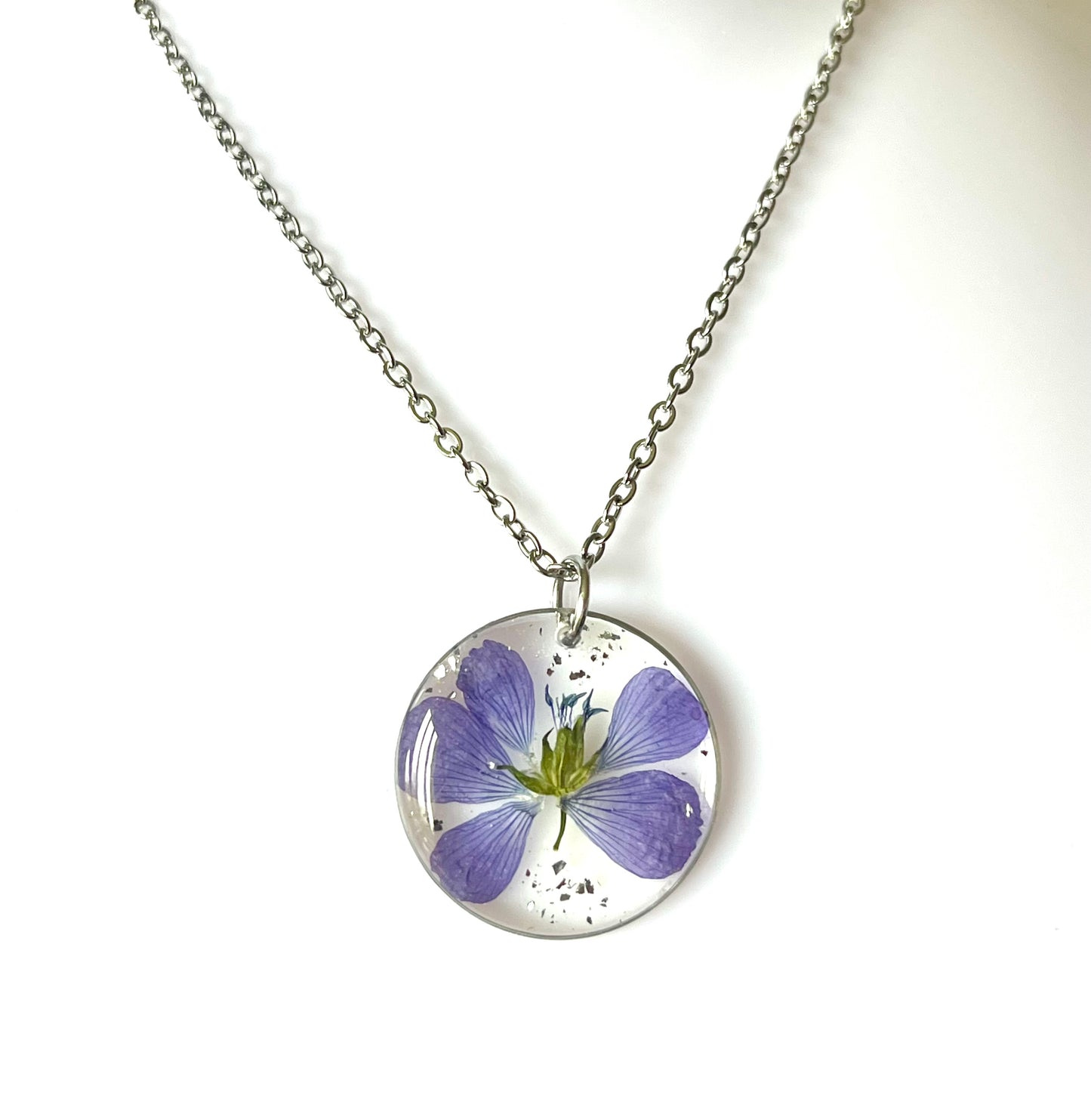 🌸 Collier Fleur de Lin Naturelle – Pendentif en résine