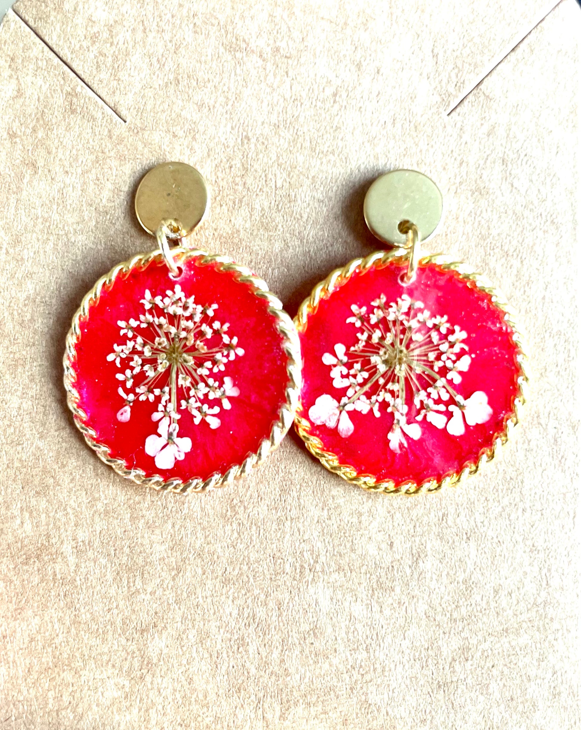 Boucles d’oreilles fleurs carotte sauvage rouges - Aux fleurs de Chloé Boucles d’oreilles fleurs carotte sauvage rouges Boucles d’oreilles Boucles d’oreilles