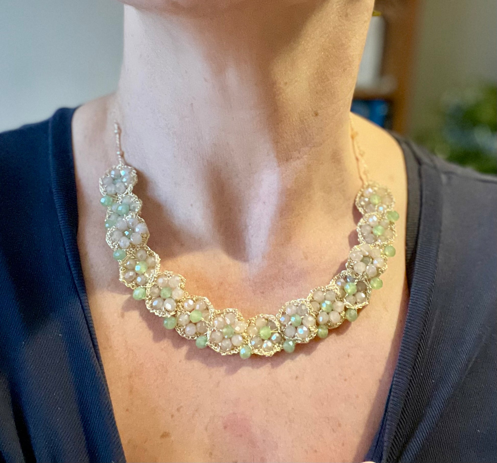 Collier fleurs de perles de verre Rosalia - Aux fleurs de Chloé Collier fleurs de perles de verre Rosalia Collier Collier
