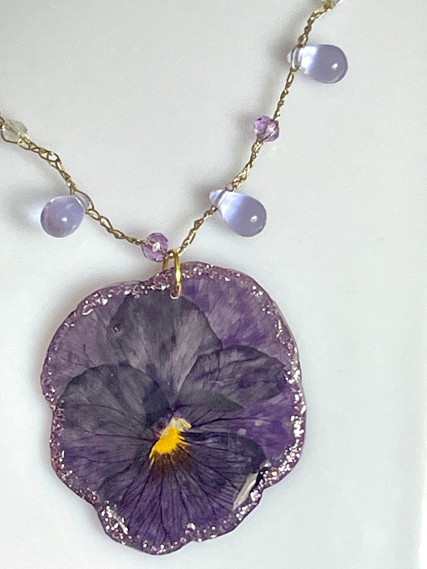 Collier Grande Pensée & gouttes de cristal