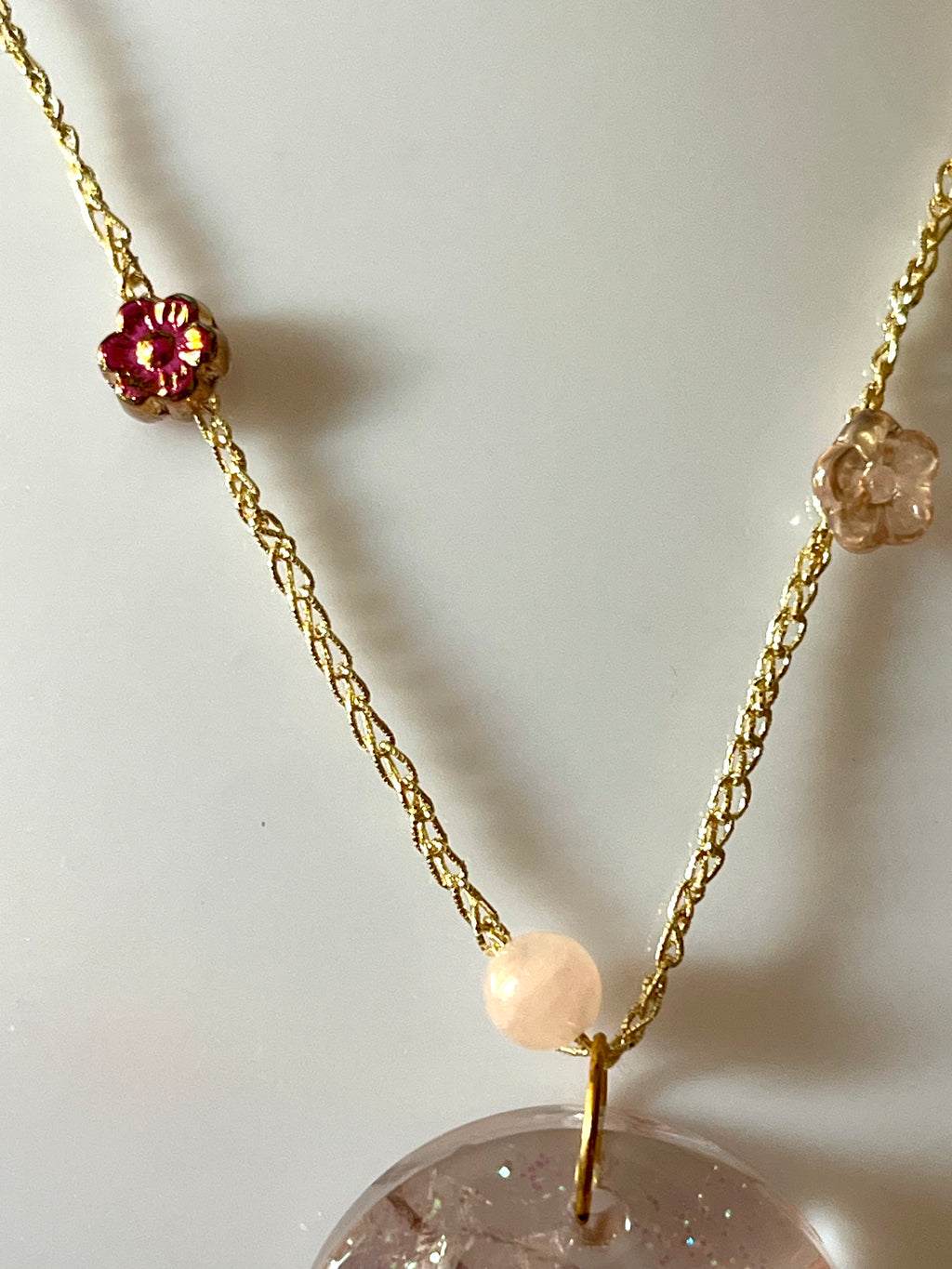 Collier Bien-Être Rose & Quartz Rose – Fleur naturelle & Pierre naturelle
