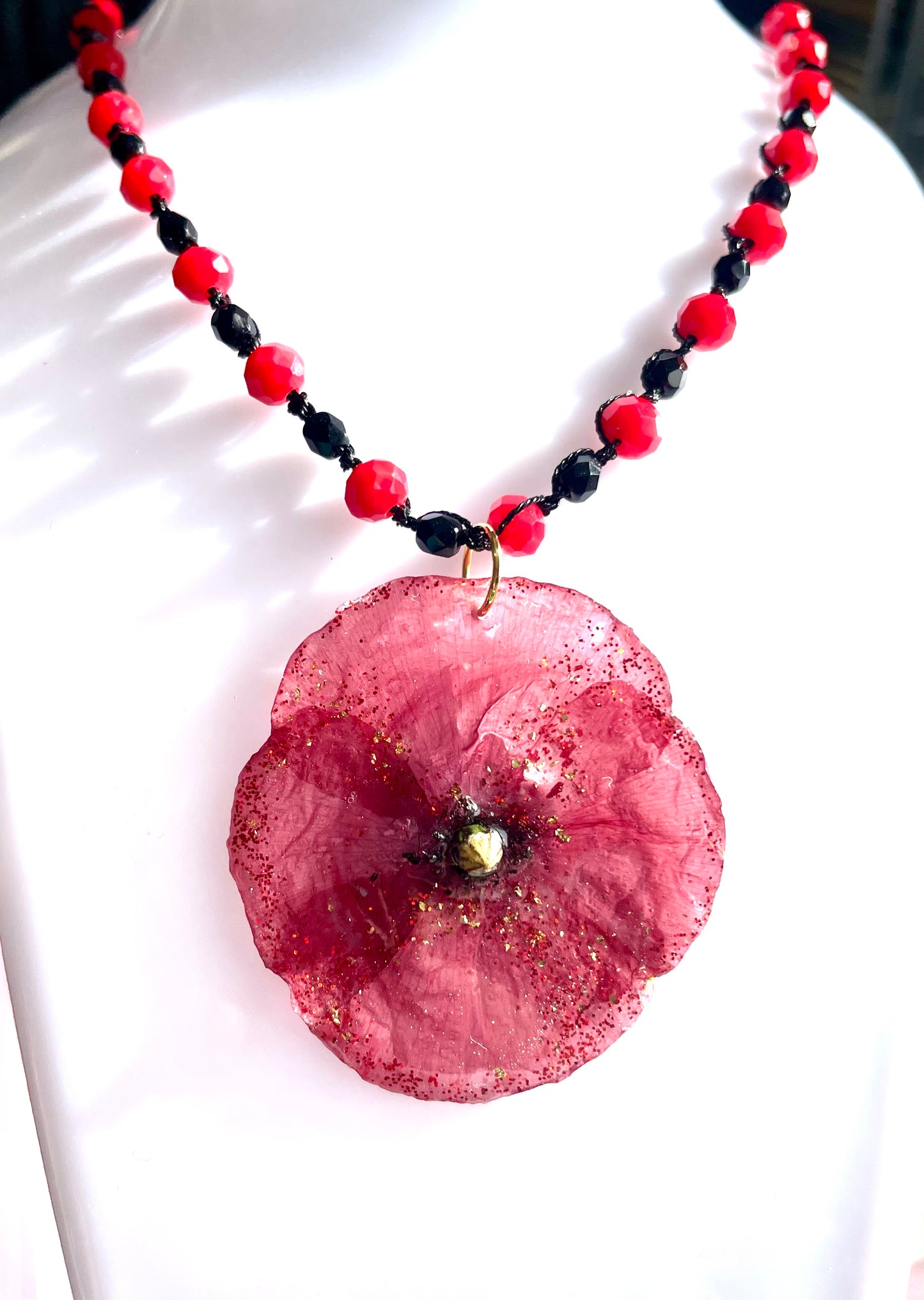 Collier Coquelicot & perles de verre