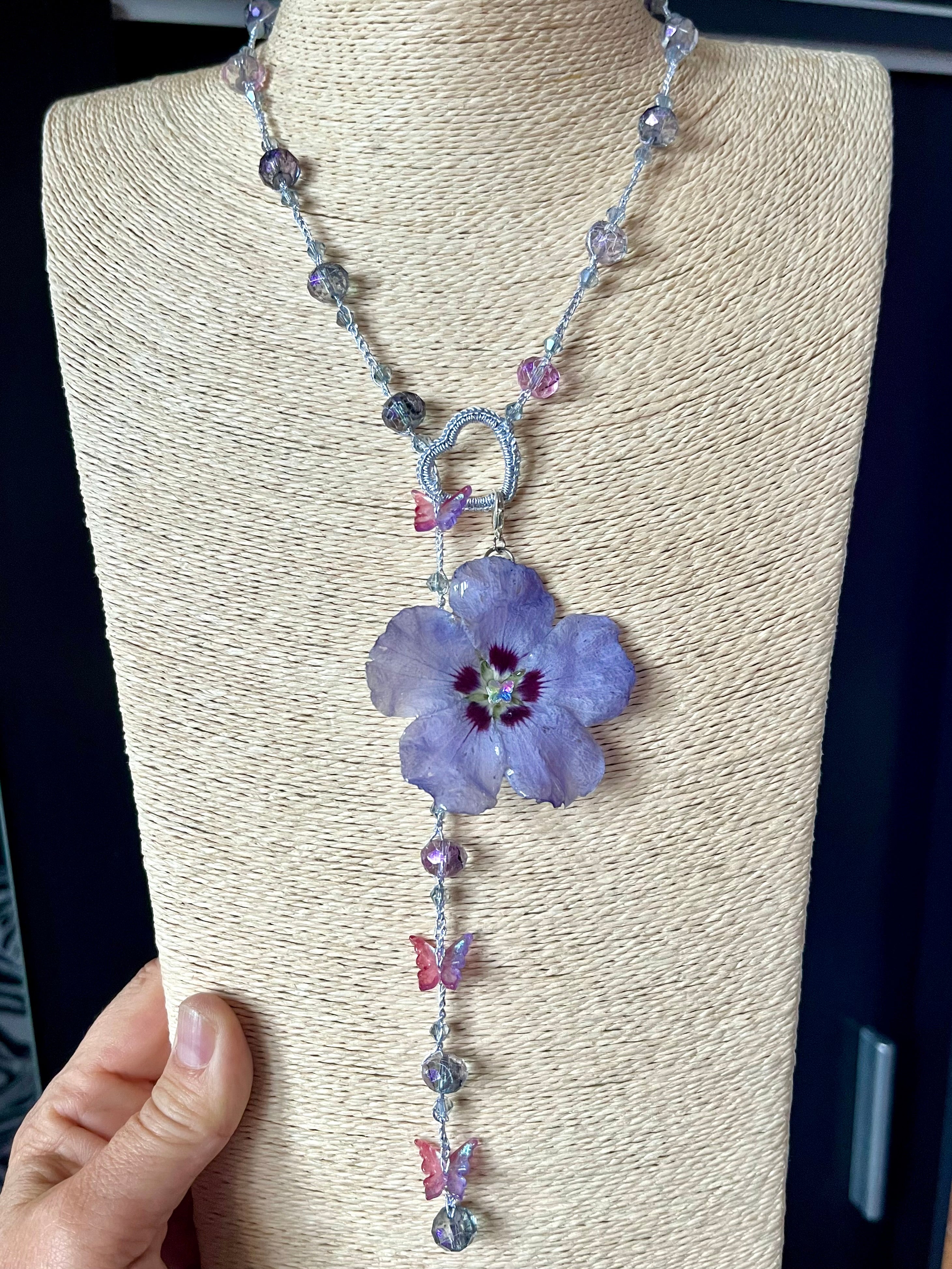 Collier sautoir Hibiscus & Papillons