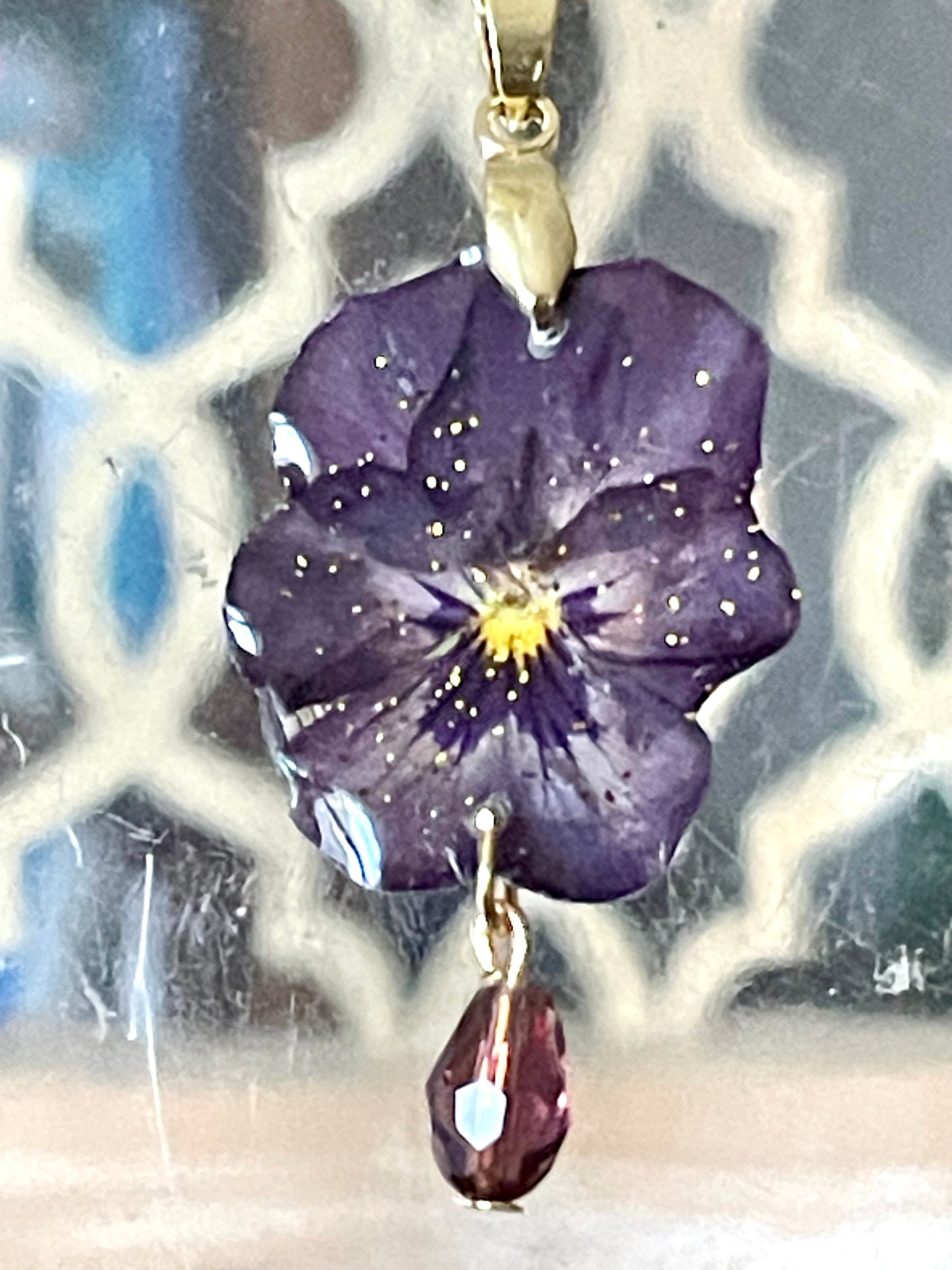 Collier Pensée bordeau & perle de verre