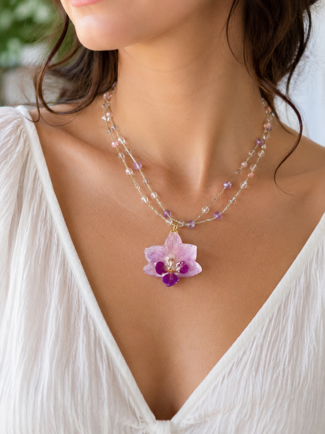 Collier au crochet & fleur naturelle d’orchidée