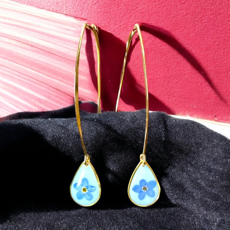 Boucles d’oreilles larmes Myosotis grands crochets - Aux fleurs de Chloé Boucles d’oreilles larmes Myosotis grands crochets Boucles d’oreilles Boucles d’oreilles