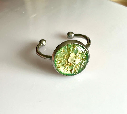 Bagues fleurs de carotte sauvage vert irisé