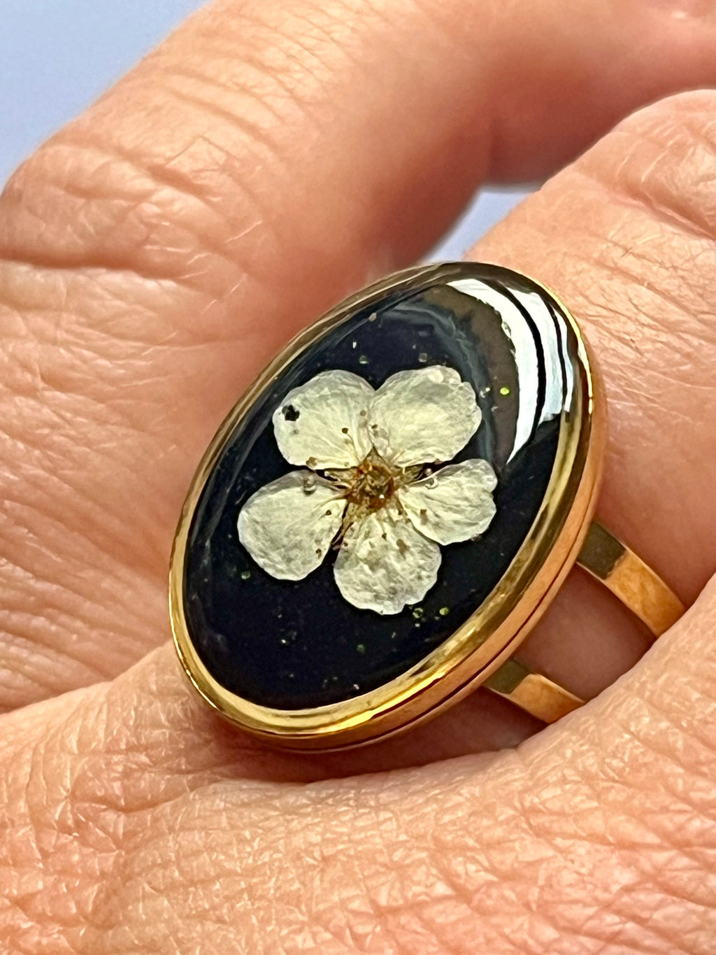 Bague Spirée Fleur Naturelle – Bijou Floral Artisanal