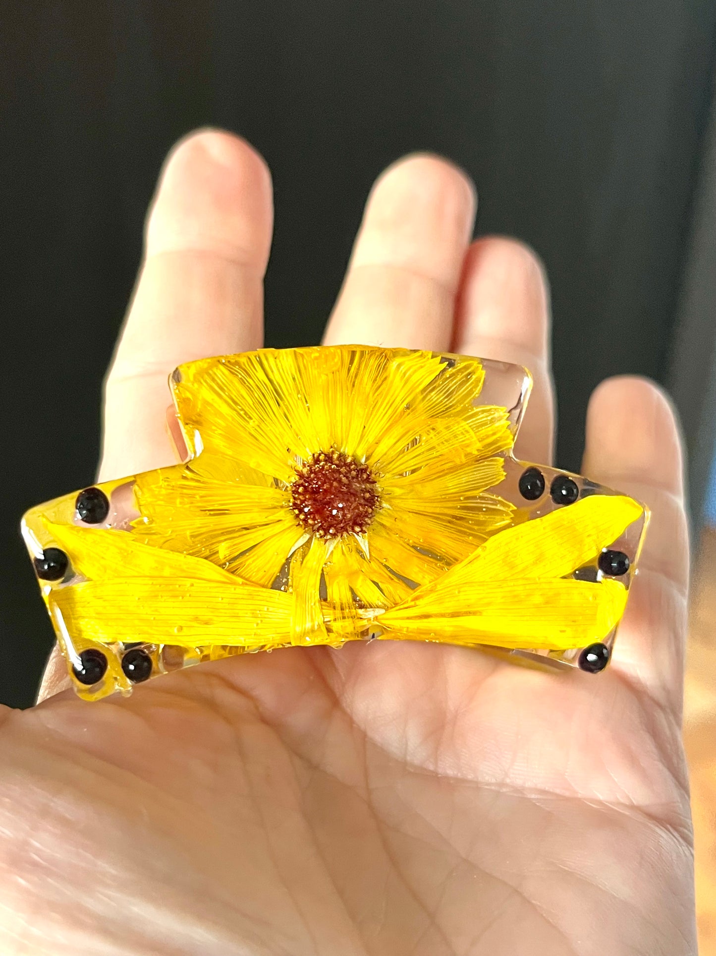 Pince à cheveux fleurs naturelles jaunes en résine artisanale
