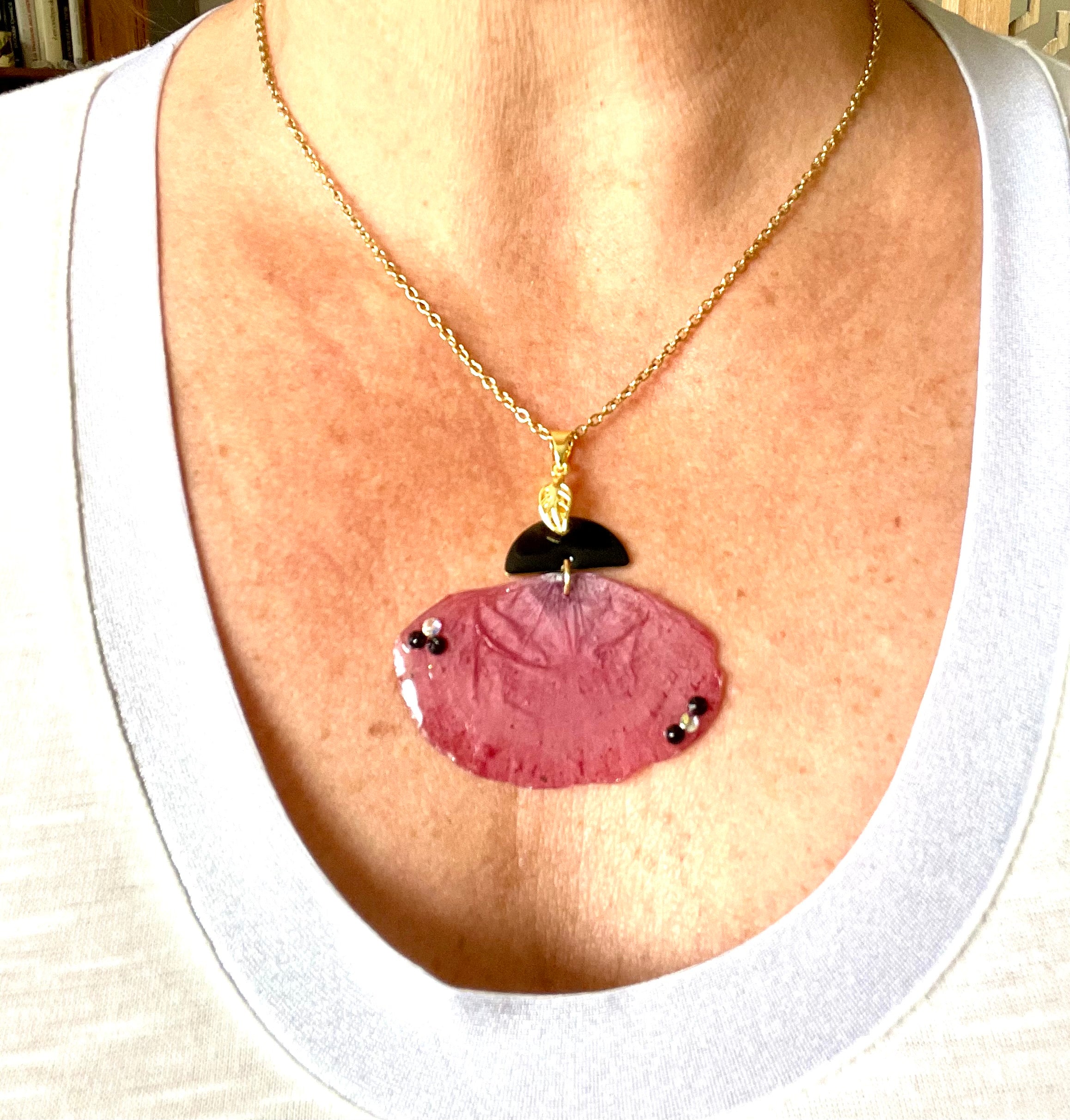 Collier Pétale de Coquelicot Fantasia - Aux fleurs de Chloé Collier Pétale de Coquelicot Fantasia Collier Collier