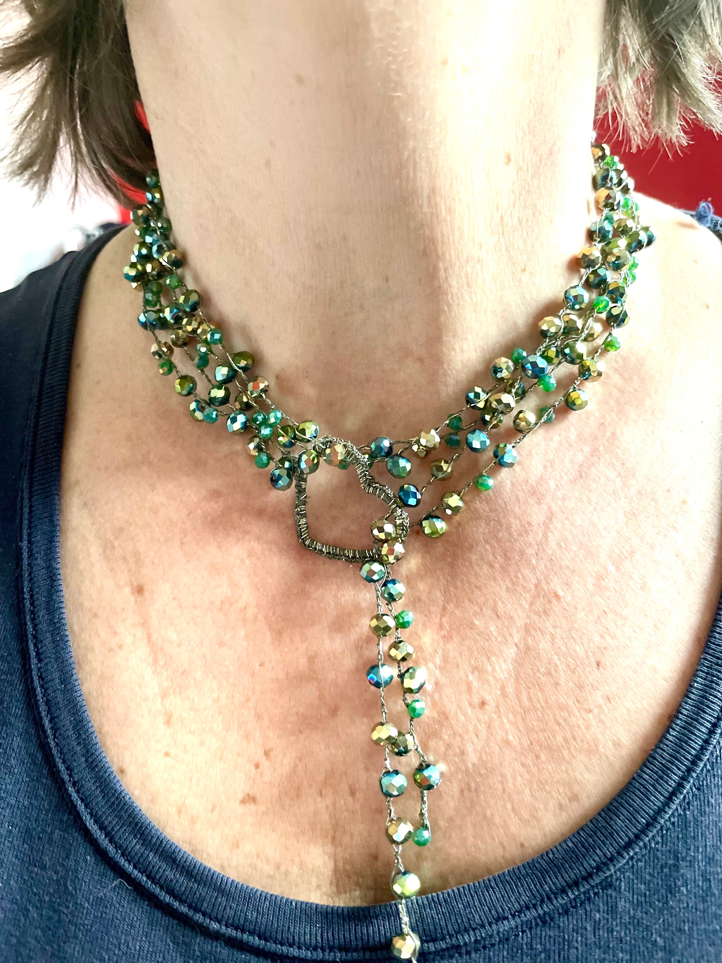 Collier sautoir double rangée de perles et cœur - Aux fleurs de Chloé Collier sautoir double rangée de perles et cœur Collier Collier