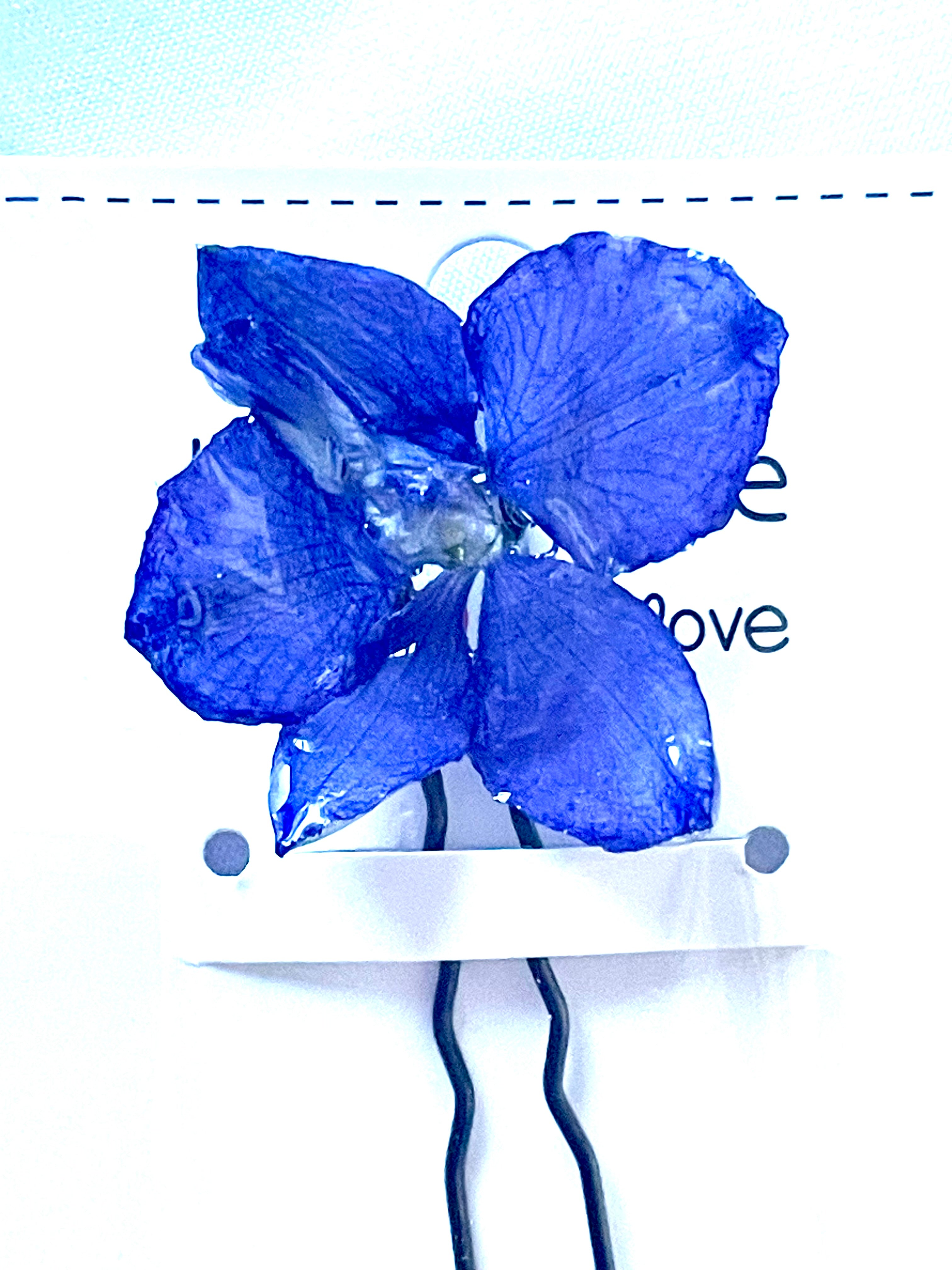 Petite épingle à chignon Pied d’Alouette - Aux fleurs de Chloé Petite épingle à chignon Pied d’Alouette Epingle à cheveux Epingle à cheveux