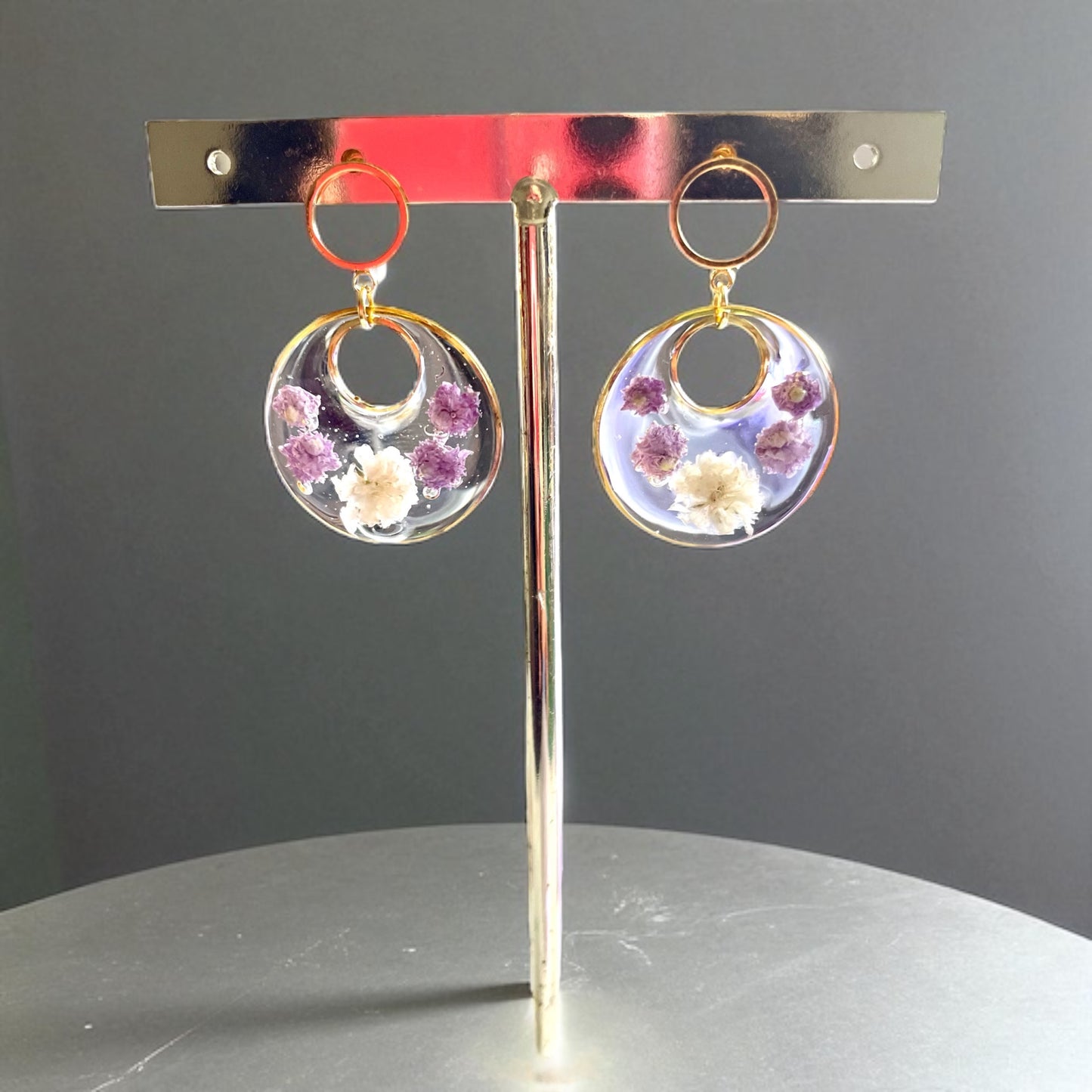 Boucles d’oreilles créoles gypsophile & pigamon