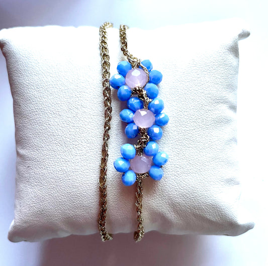Bracelet fleurs en perles de verre bleues