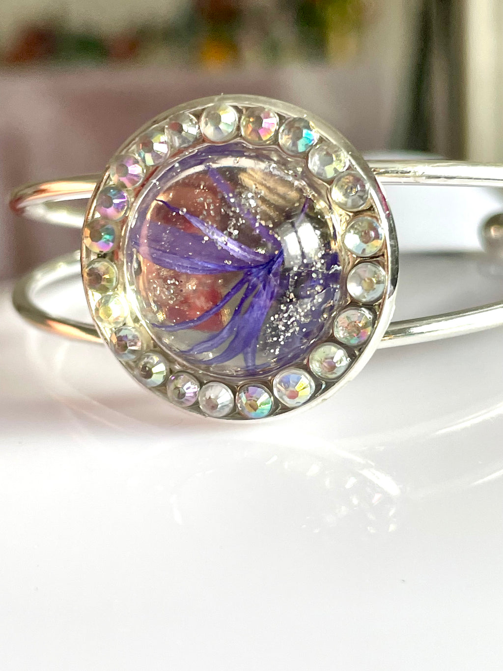 Bracelet manchette Bleuet & strass - Aux fleurs de Chloé Bracelet manchette Bleuet & strass Bracelet Bracelet