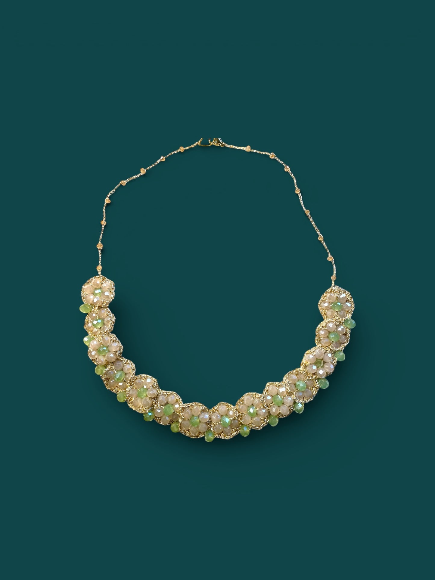 Collier fleurs de perles de verre Rosalia - Aux fleurs de Chloé Collier fleurs de perles de verre Rosalia Collier Collier