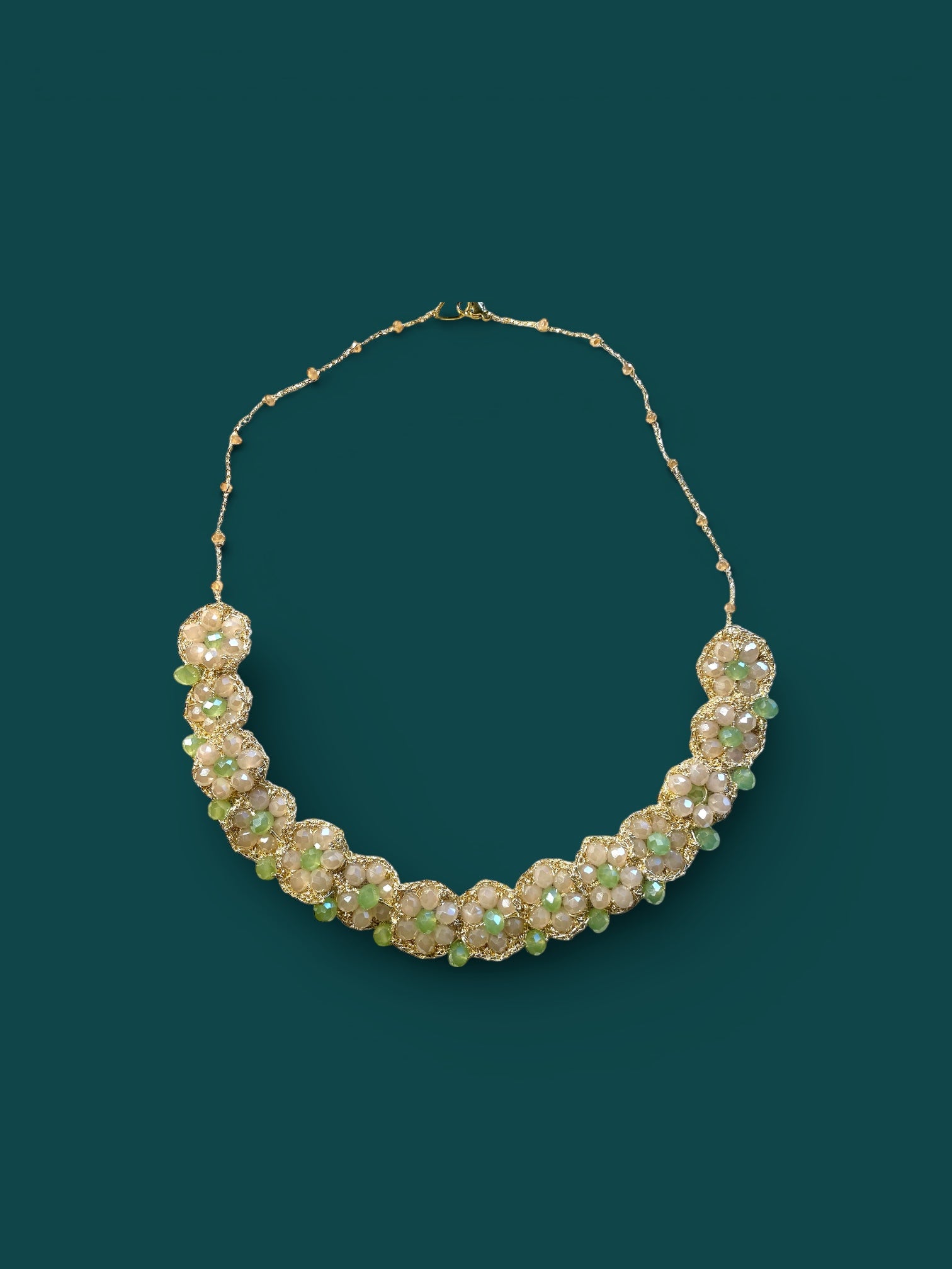 Collier fleurs de perles de verre Rosalia - Aux fleurs de Chloé Collier fleurs de perles de verre Rosalia Collier Collier
