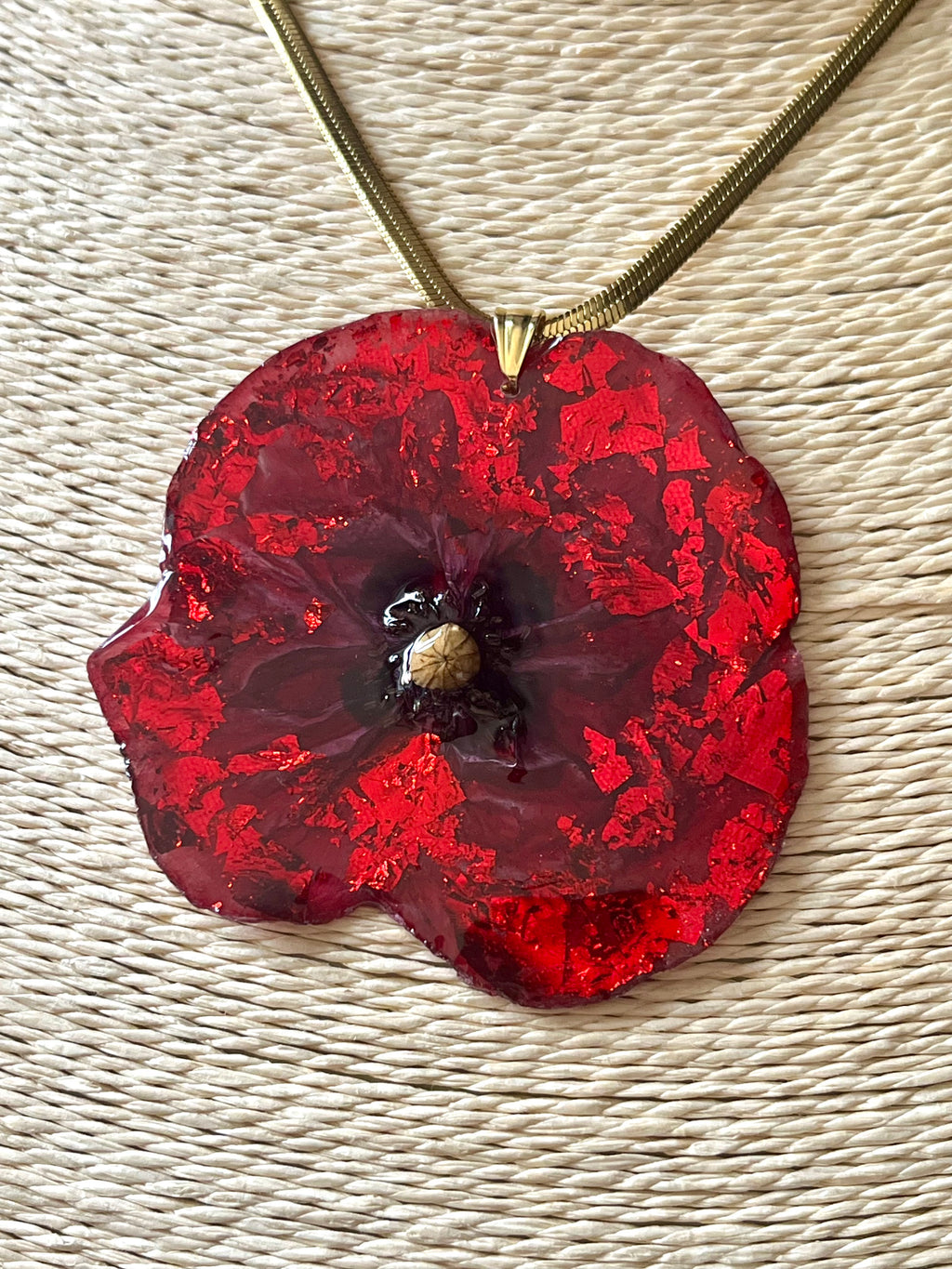 Éclat de Coquelicot – Collier en Fleur Naturelle Éternisée