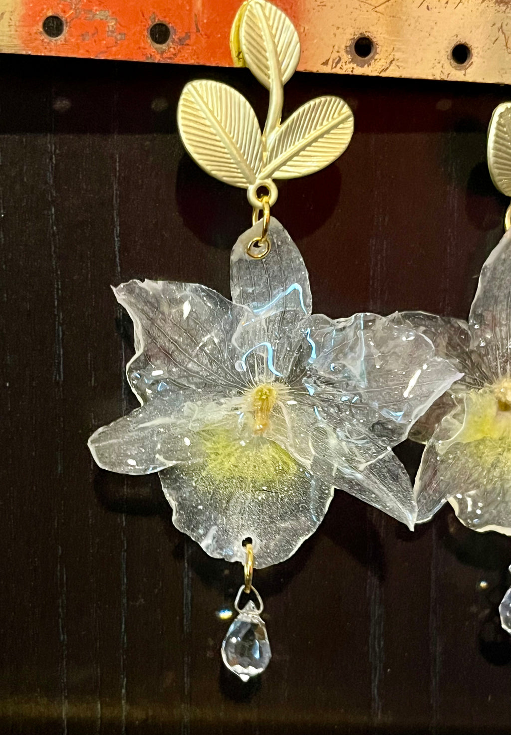 Boucles d’oreilles Orchidée Bambou – Fleur naturelle résinée