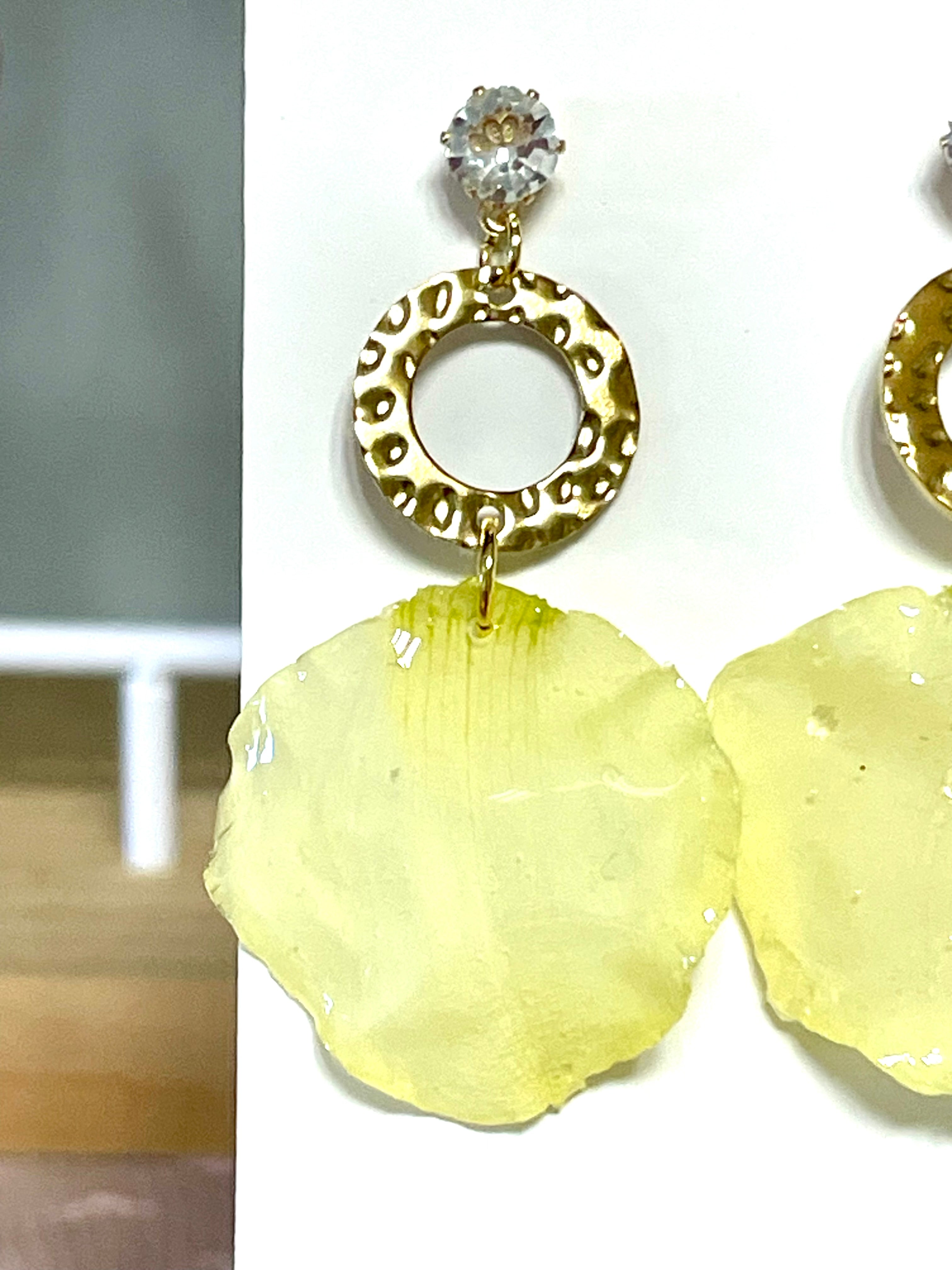 Boucles d’oreilles Pétales de Narcisse - Aux fleurs de Chloé Boucles d’oreilles Pétales de Narcisse Boucles d’oreilles Boucles d’oreilles