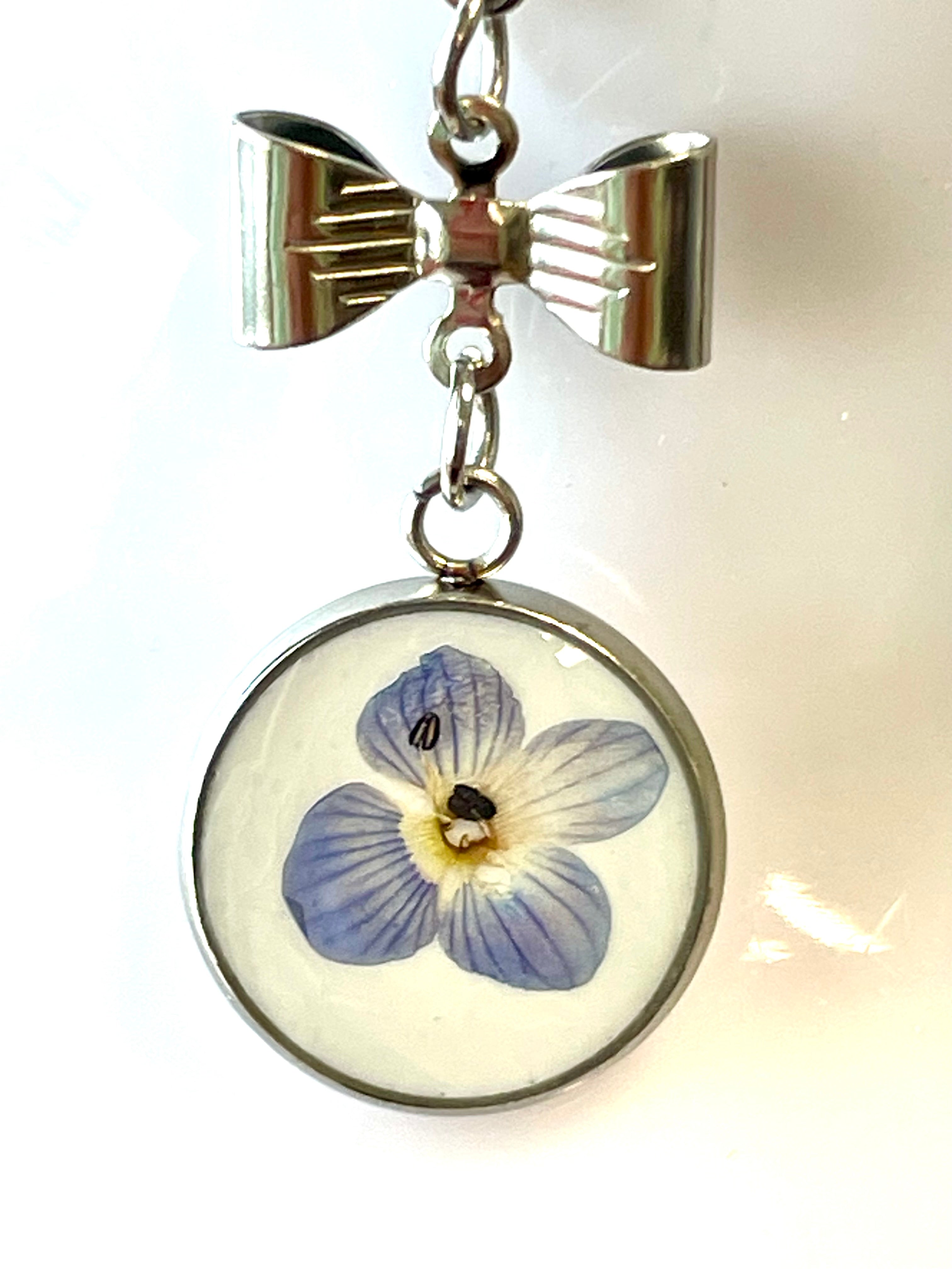 Boucles d’oreilles argentées Véronique de Perse & petits noeuds - Aux fleurs de Chloé Boucles d’oreilles argentées Véronique de Perse & petits noeuds Boucles d’oreilles Boucles d’oreilles