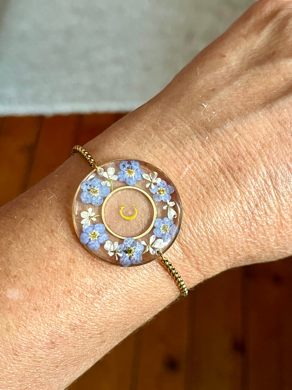 Bracelet Médaillon Floral Personnalisable 💙