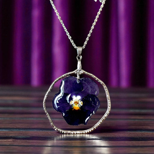 Collier argenté pensée violet foncé