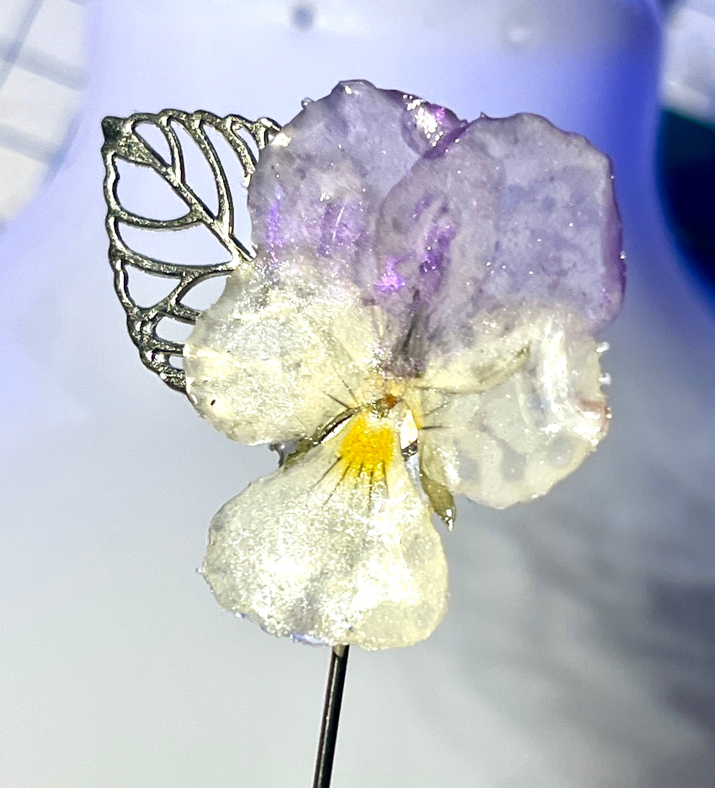 Épingle broche fleur de pensée mauve & blanche