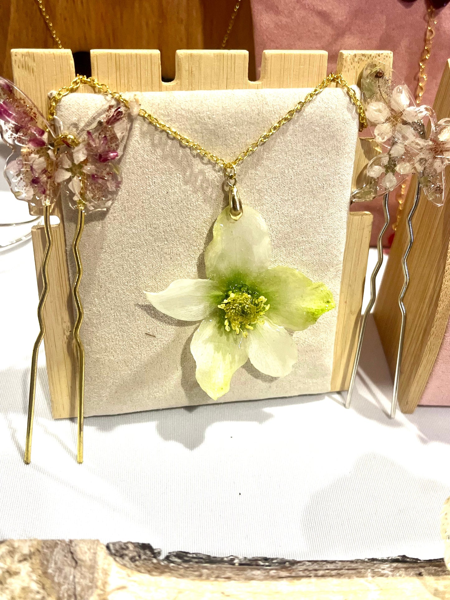 Collier Fleur d’Hellébore Aux fleurs de Chloé
